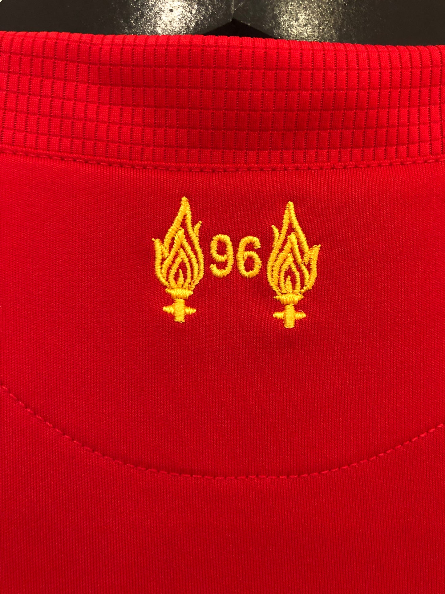 FC Liverpool 2015-16 Home Kit. (S)