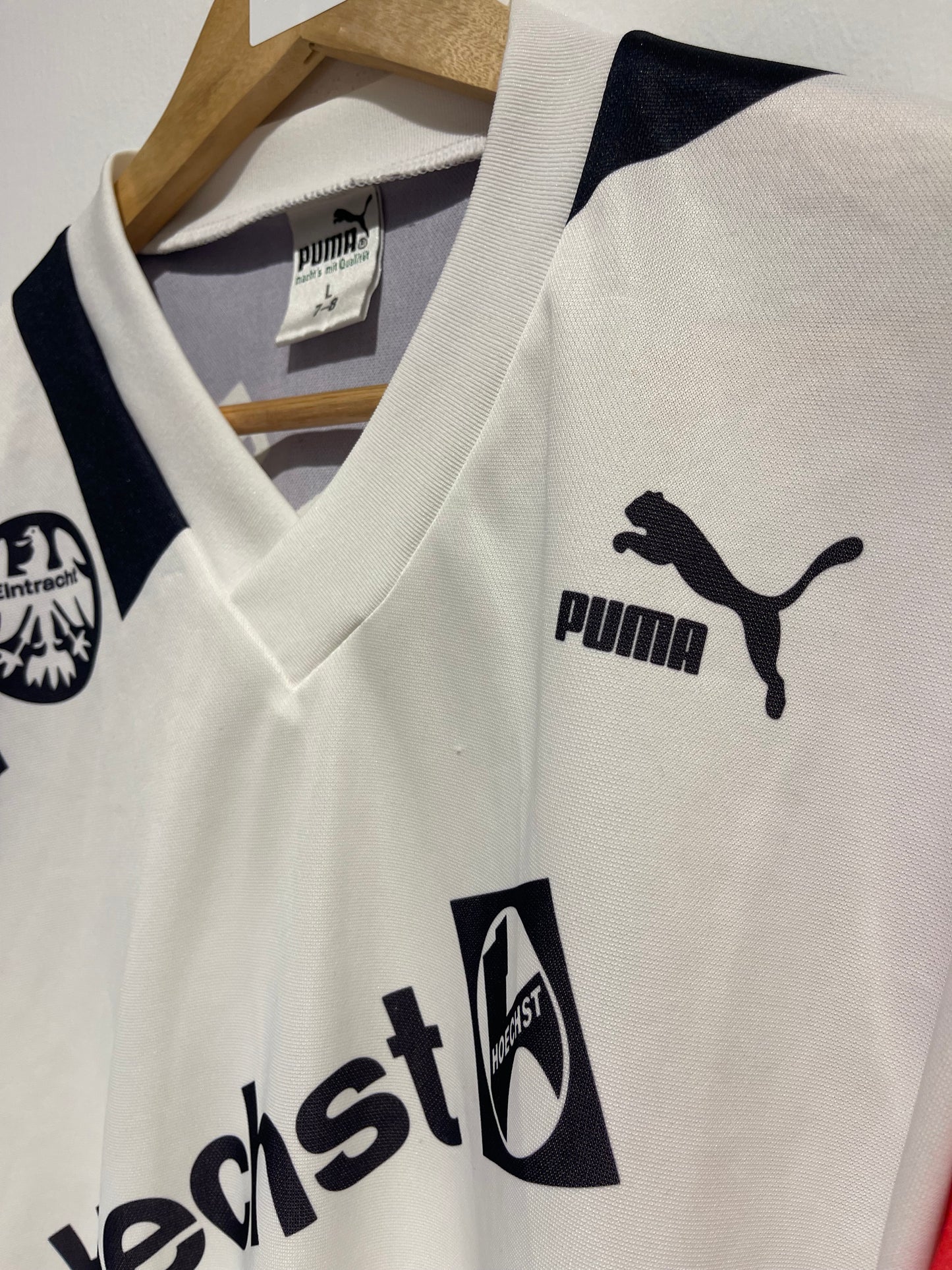 Eintracht Frankfurt 1990/1991 Away Kit. (L)