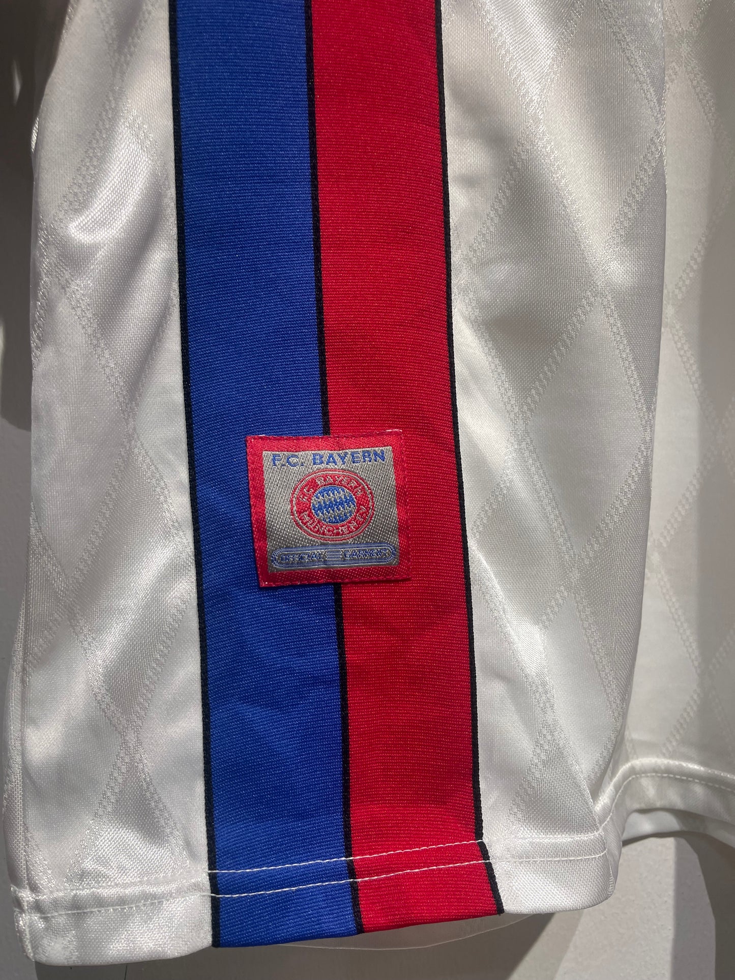 Bayern München 1996-98 Away Kit. (S)