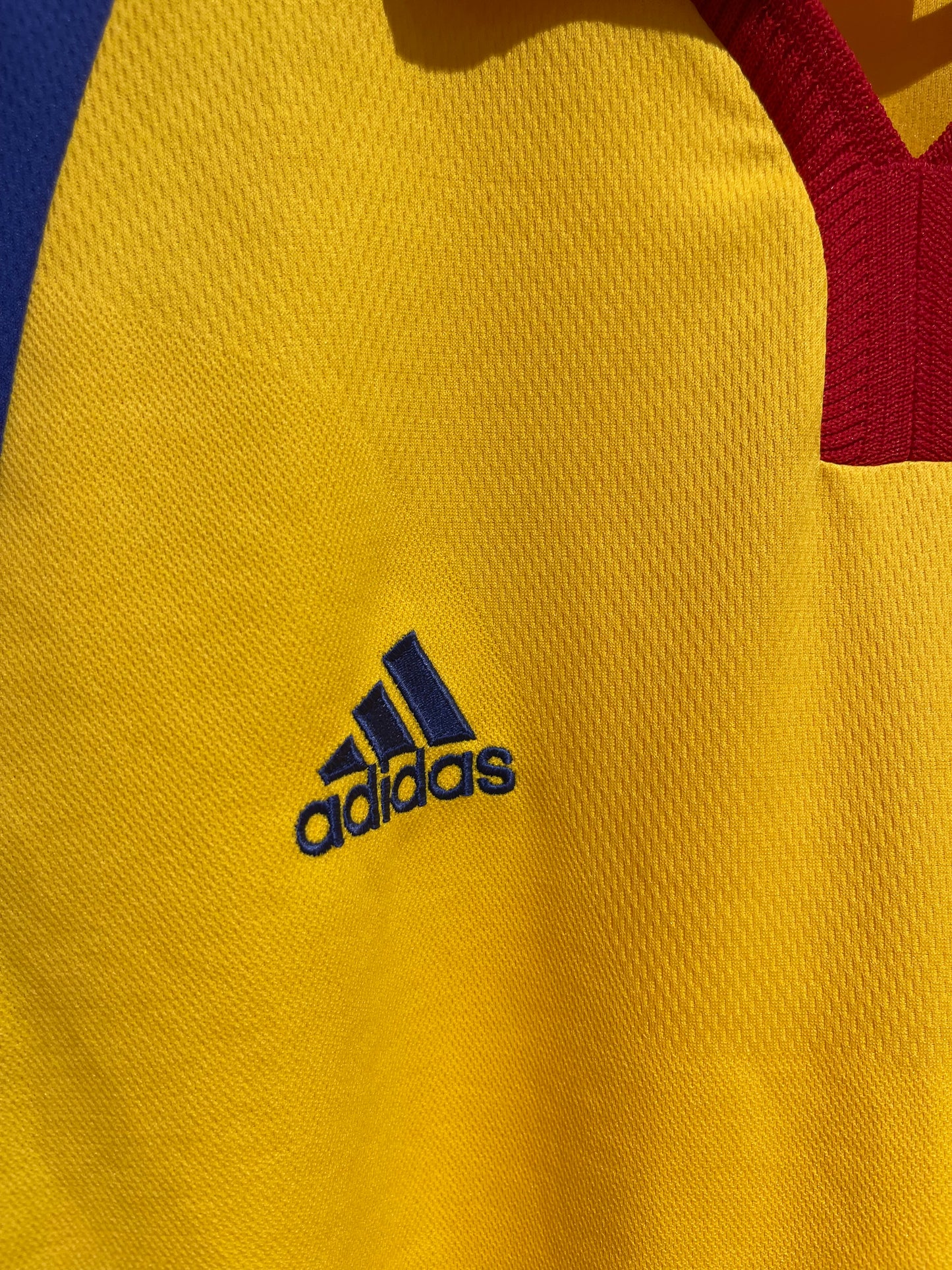 Romania 2000 Home Kit. (L)
