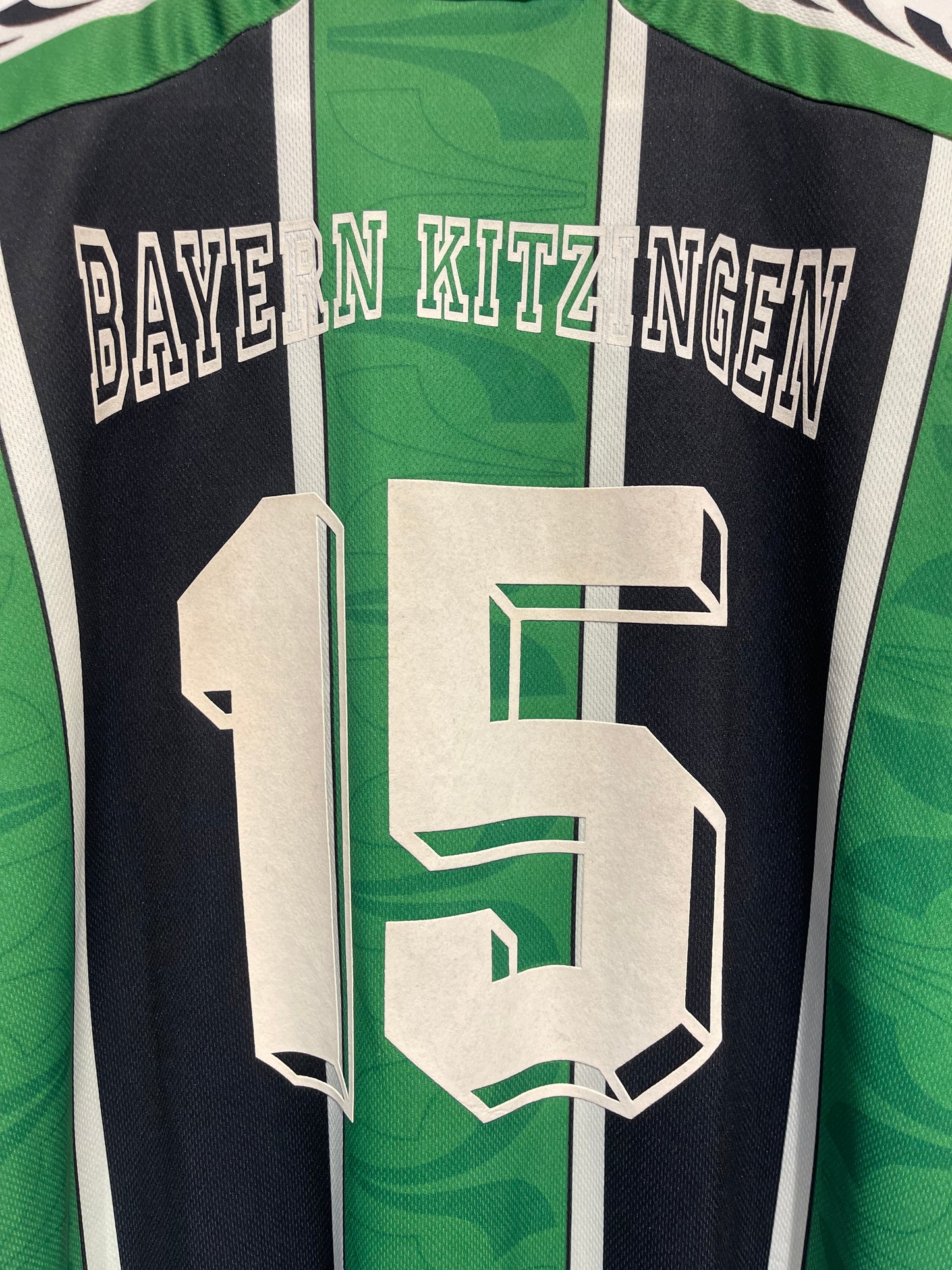 Bayern Kitzingen 1997-98 Home Kit. (XL).