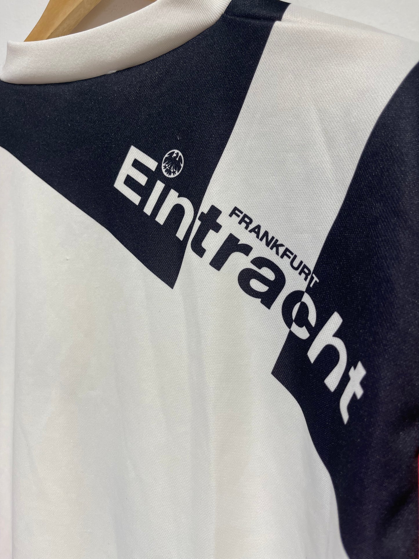 Eintracht Frankfurt 1990/1991 Away Kit. (L)