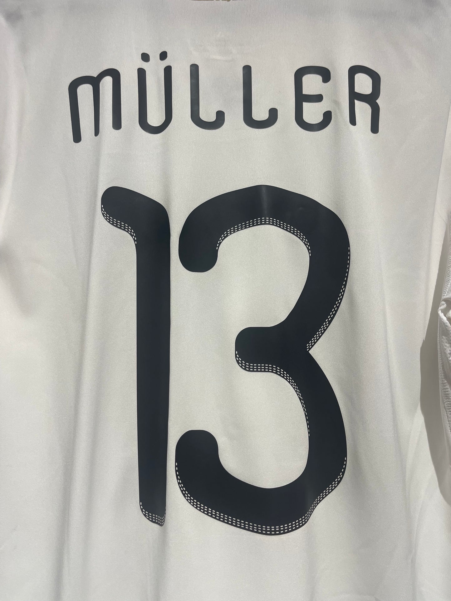 Deutschland 2010 Home Kit. (T. Müller) (L)