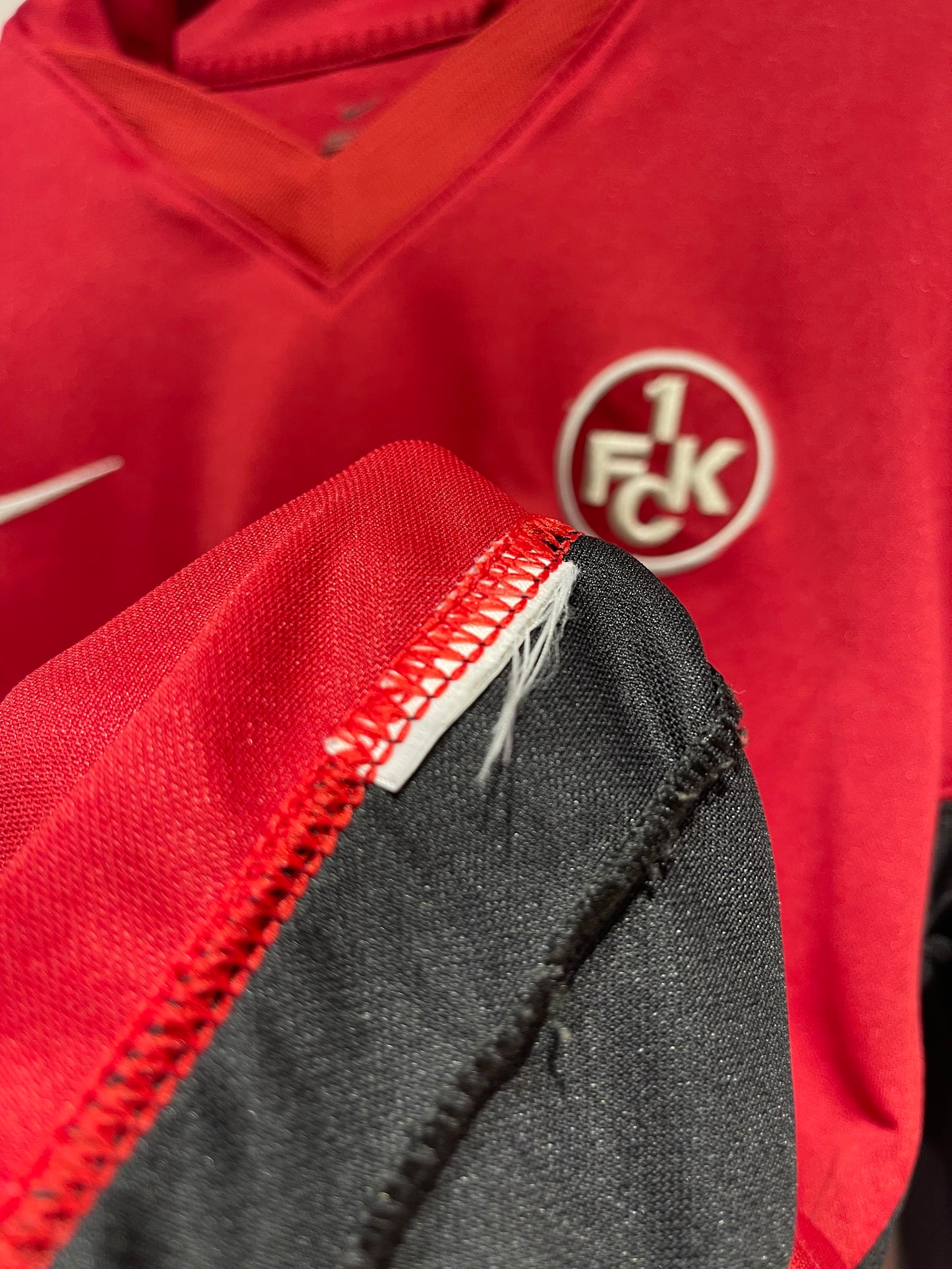 1. FC Kaiserslautern 2000/01 Home Kit. (Matchworn #11 O. Marschall) (XL).