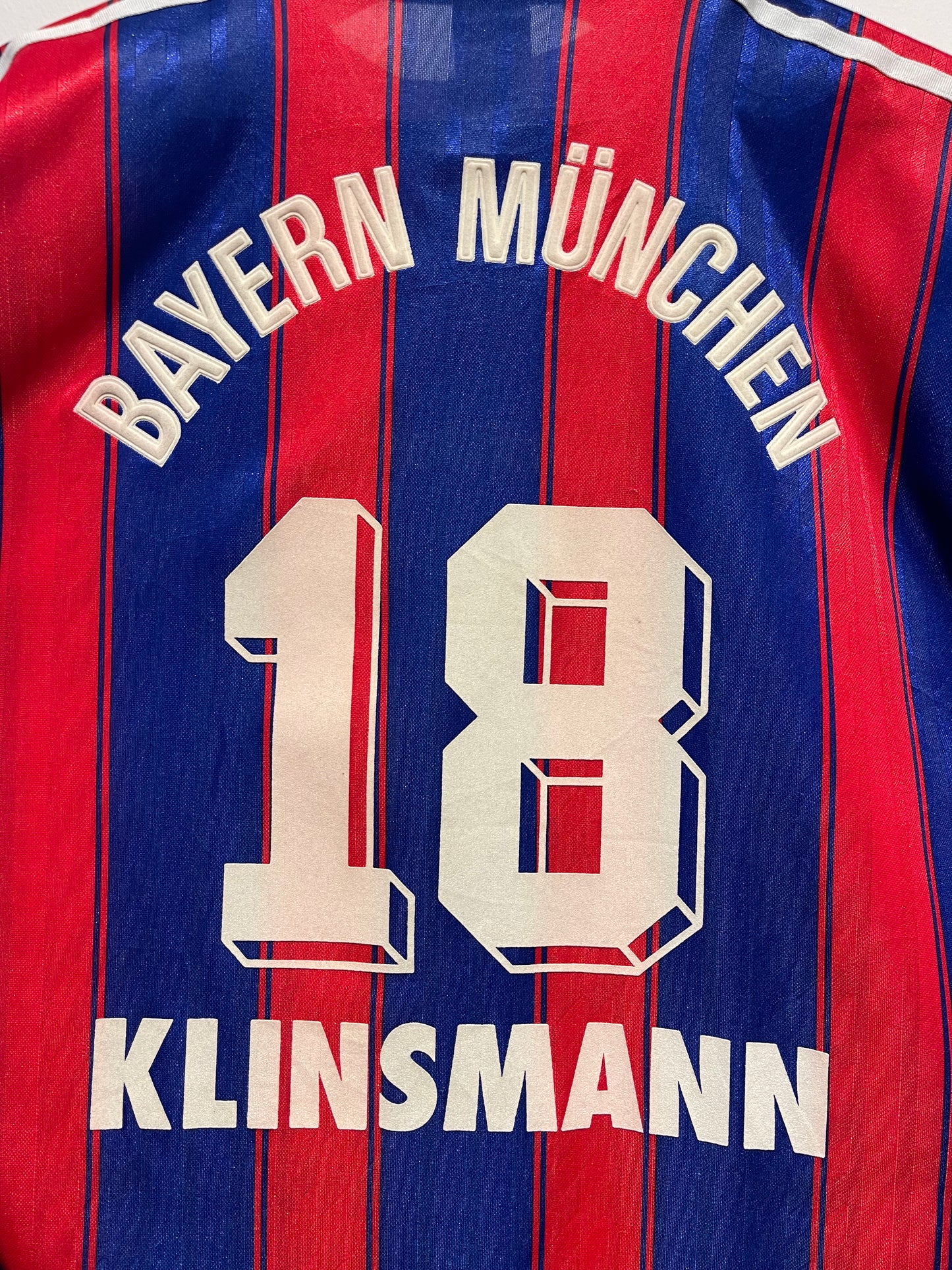 Bayern München 1995-97 Home Kit. #18 Klinsmann. (XL)
