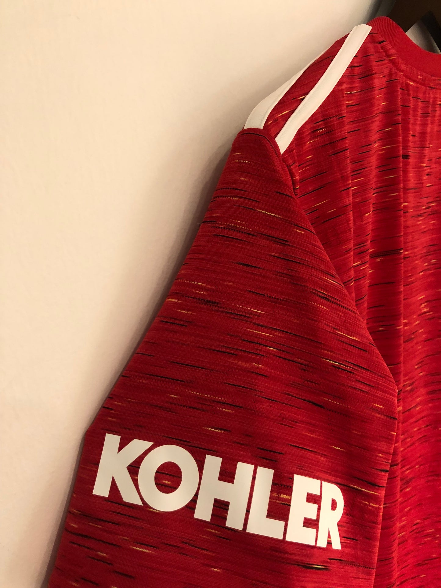 Manchester United 2020-21 Home Kit. (L)