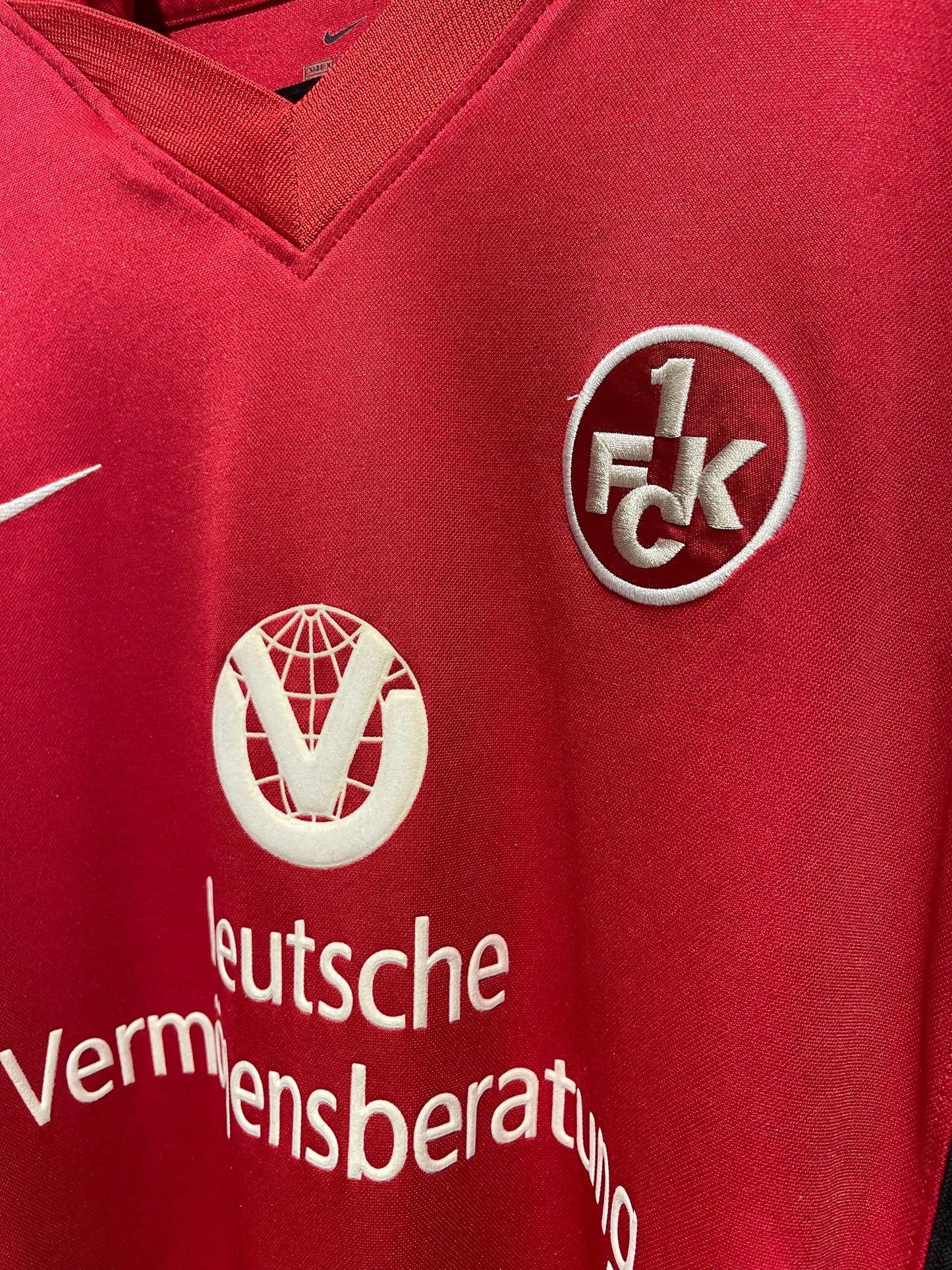 1. FC Kaiserslautern 2000/01 Home Kit. (Matchworn #11 O. Marschall) (XL).