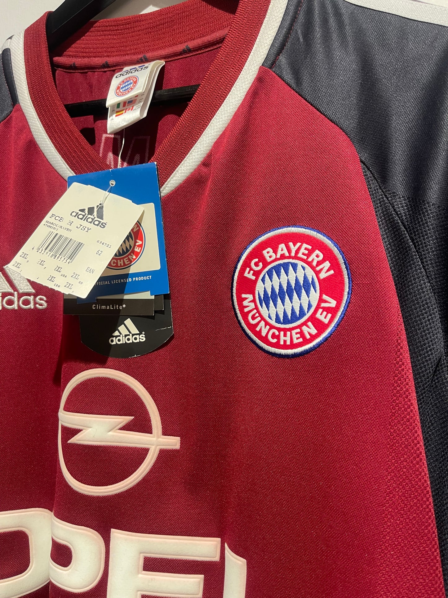 Bayern München 2001-02 Home Kit. (2XL)
