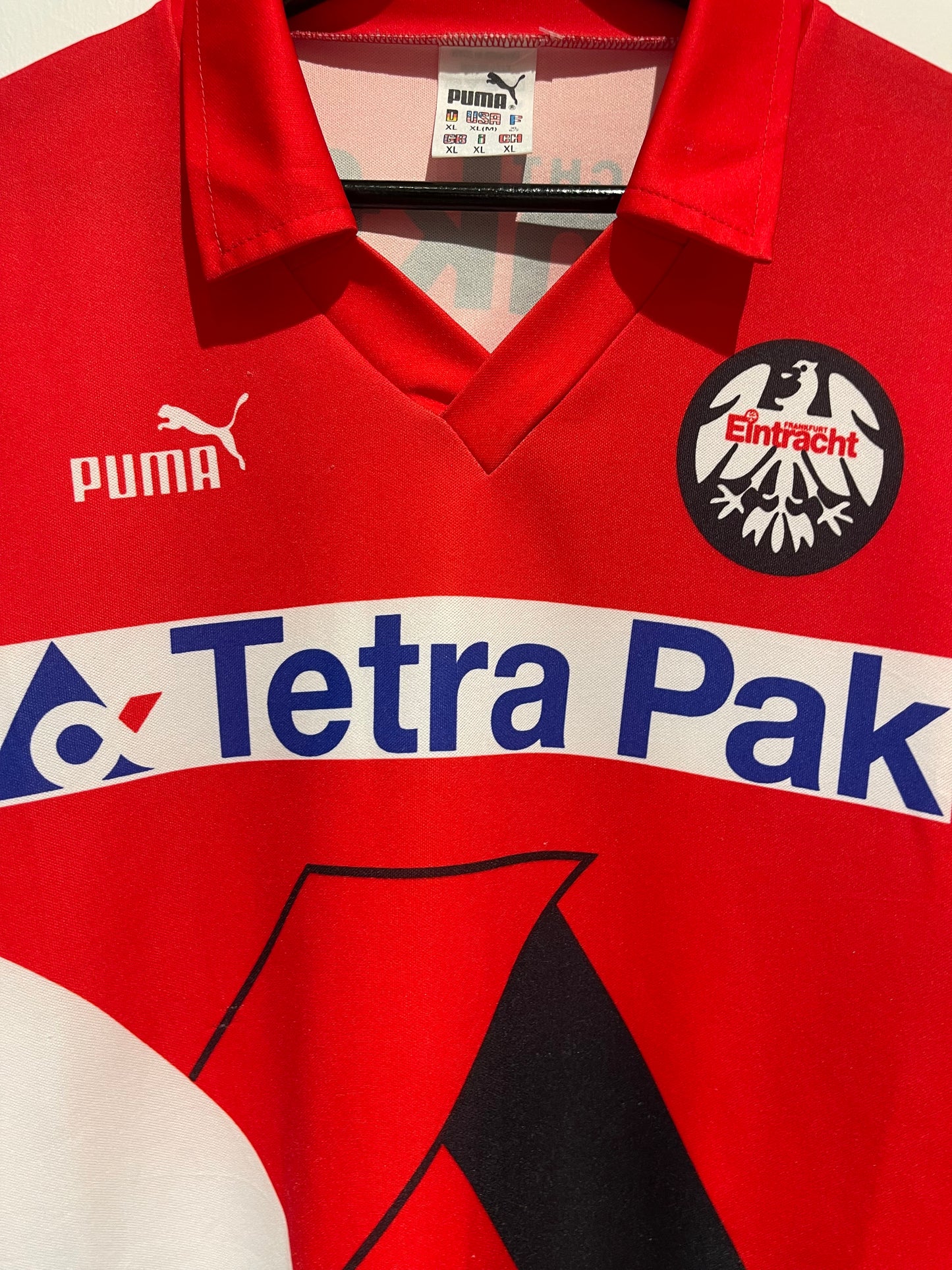 Eintracht Frankfurt 1993-95 Home Kit. (XL)
