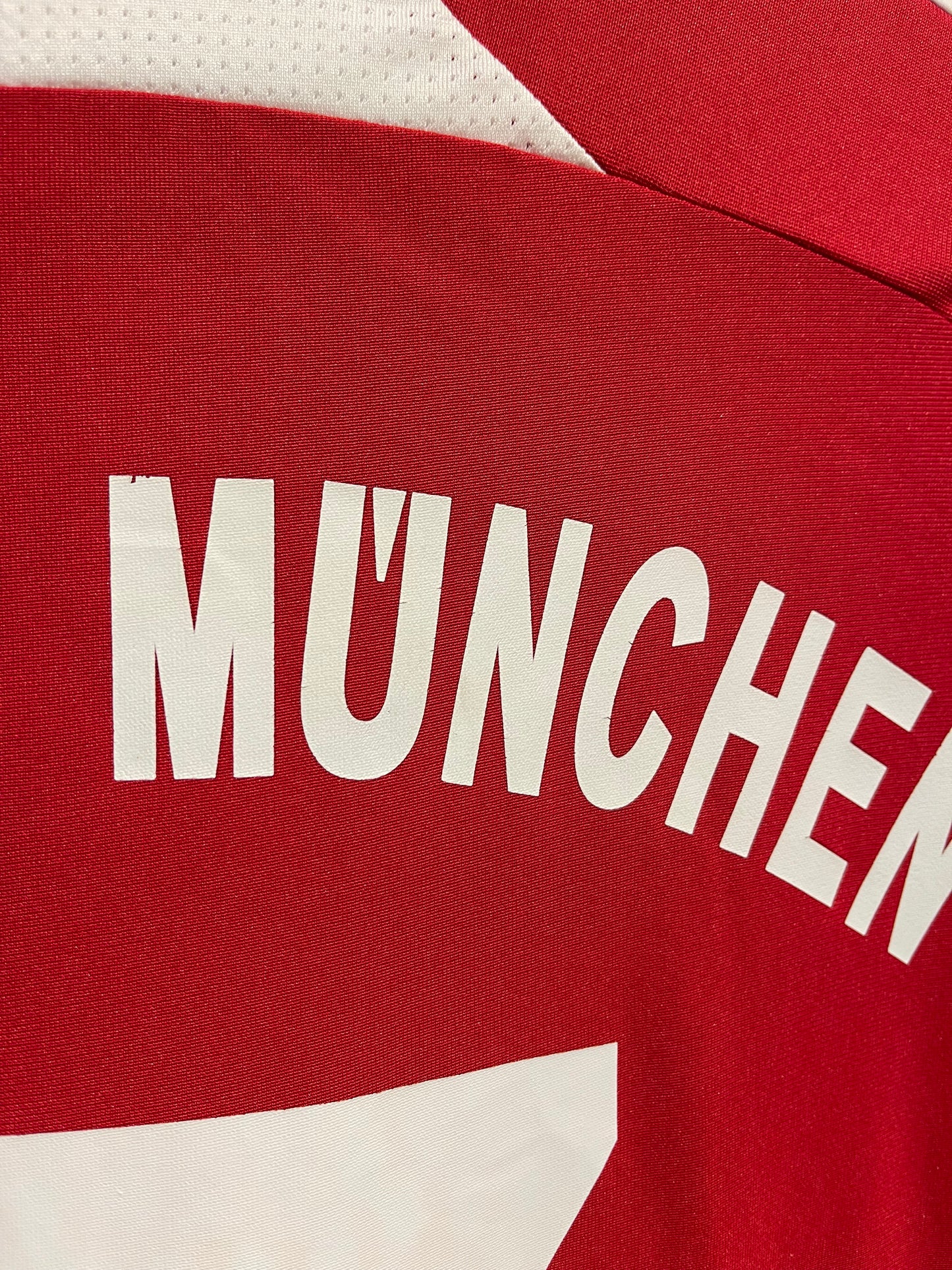 Bayern München 2008-09 Home Kit. #7 Ribéry (L/XL).