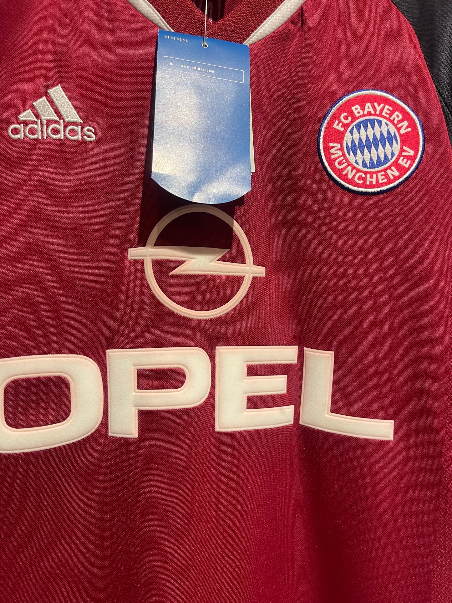Bayern München 2001-02 Home Kit. (2XL)