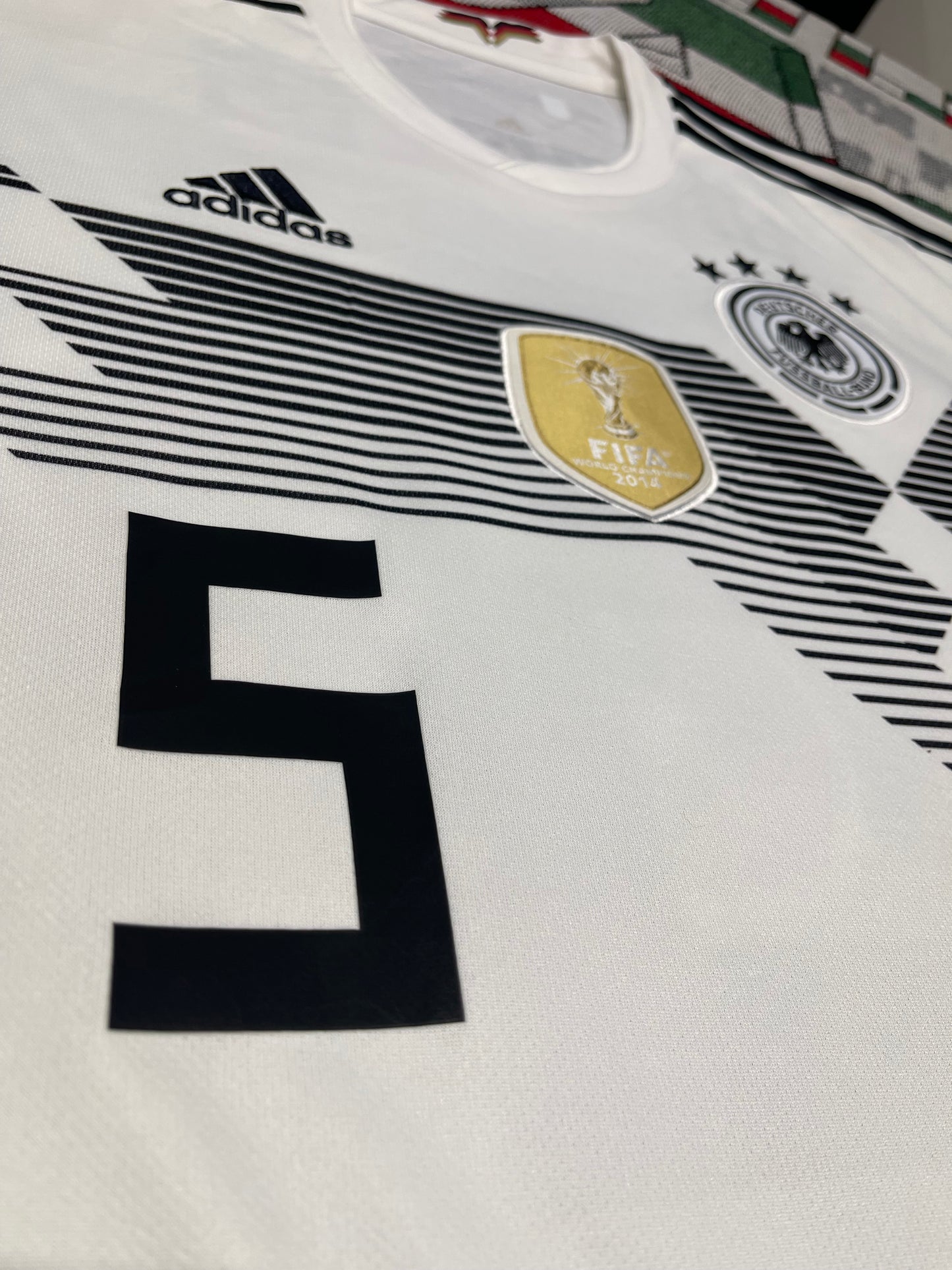 Germany 2018 Home Kit. #5 Hummels (L)