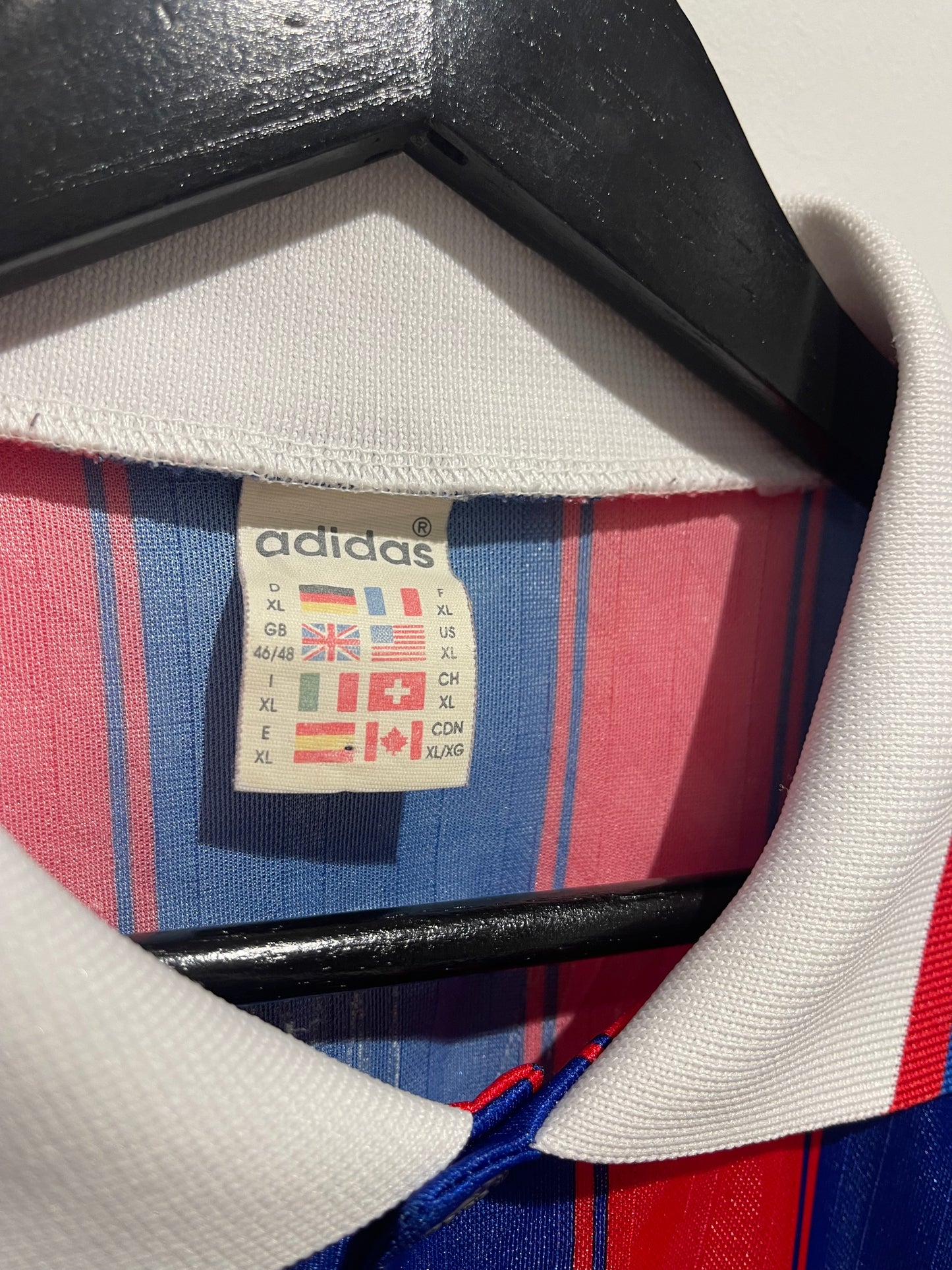 Bayern München 1995-97 Home Kit. #18 Klinsmann. (XL)