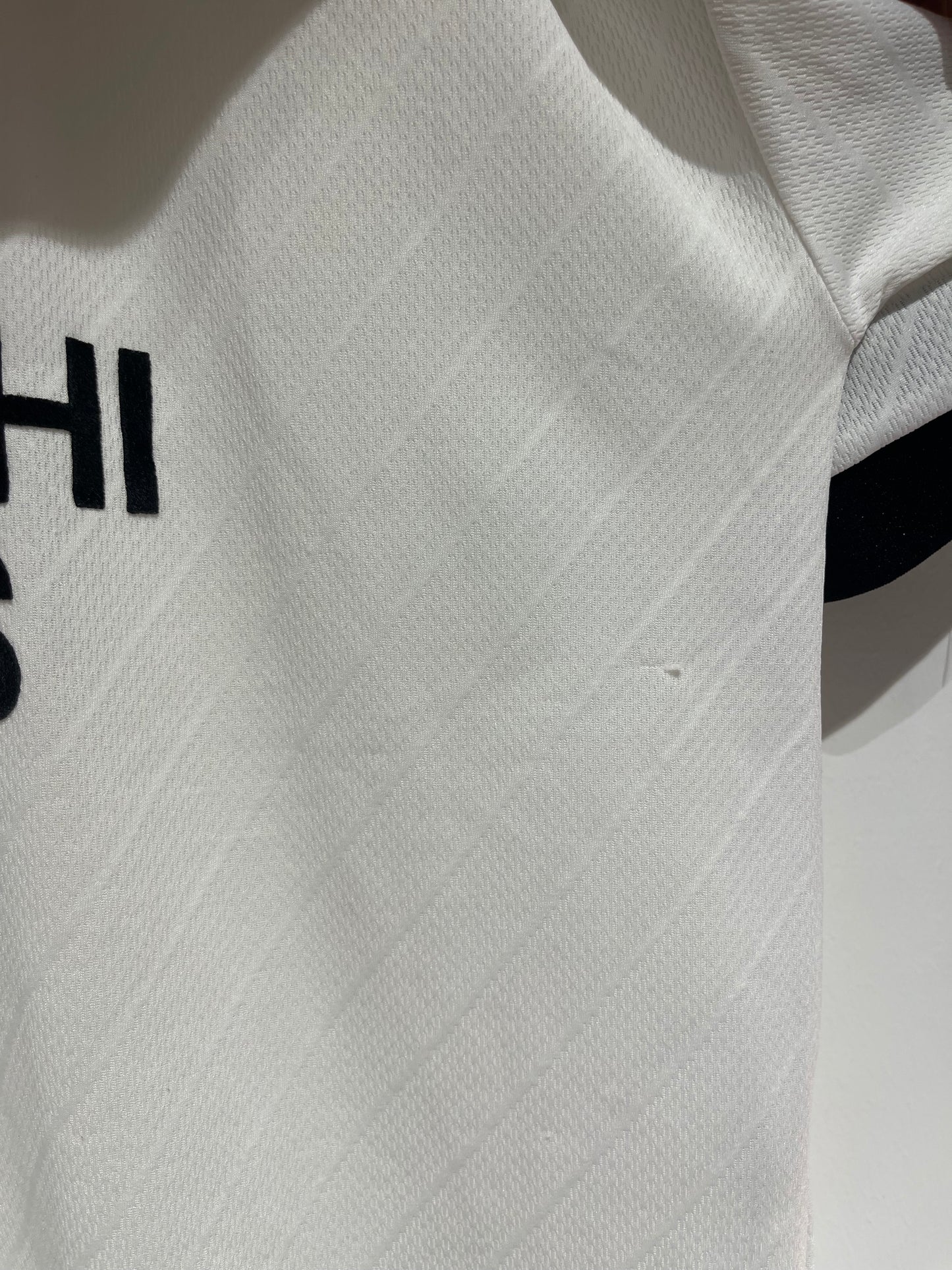 Eintracht Frankfurt 1996/1998 Away Kit. (L)