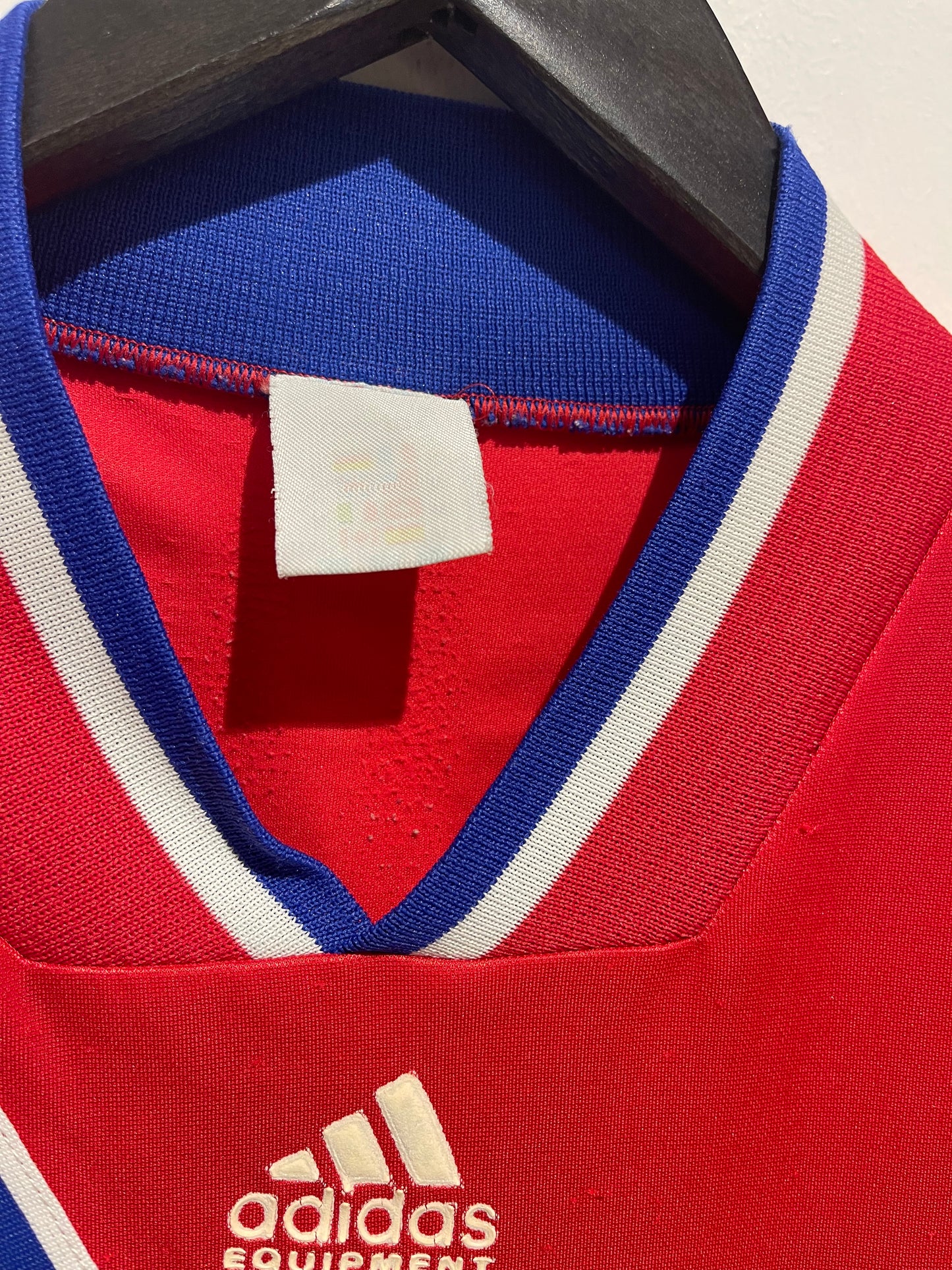 Bayern München 1993-95 Home Kit. (M).