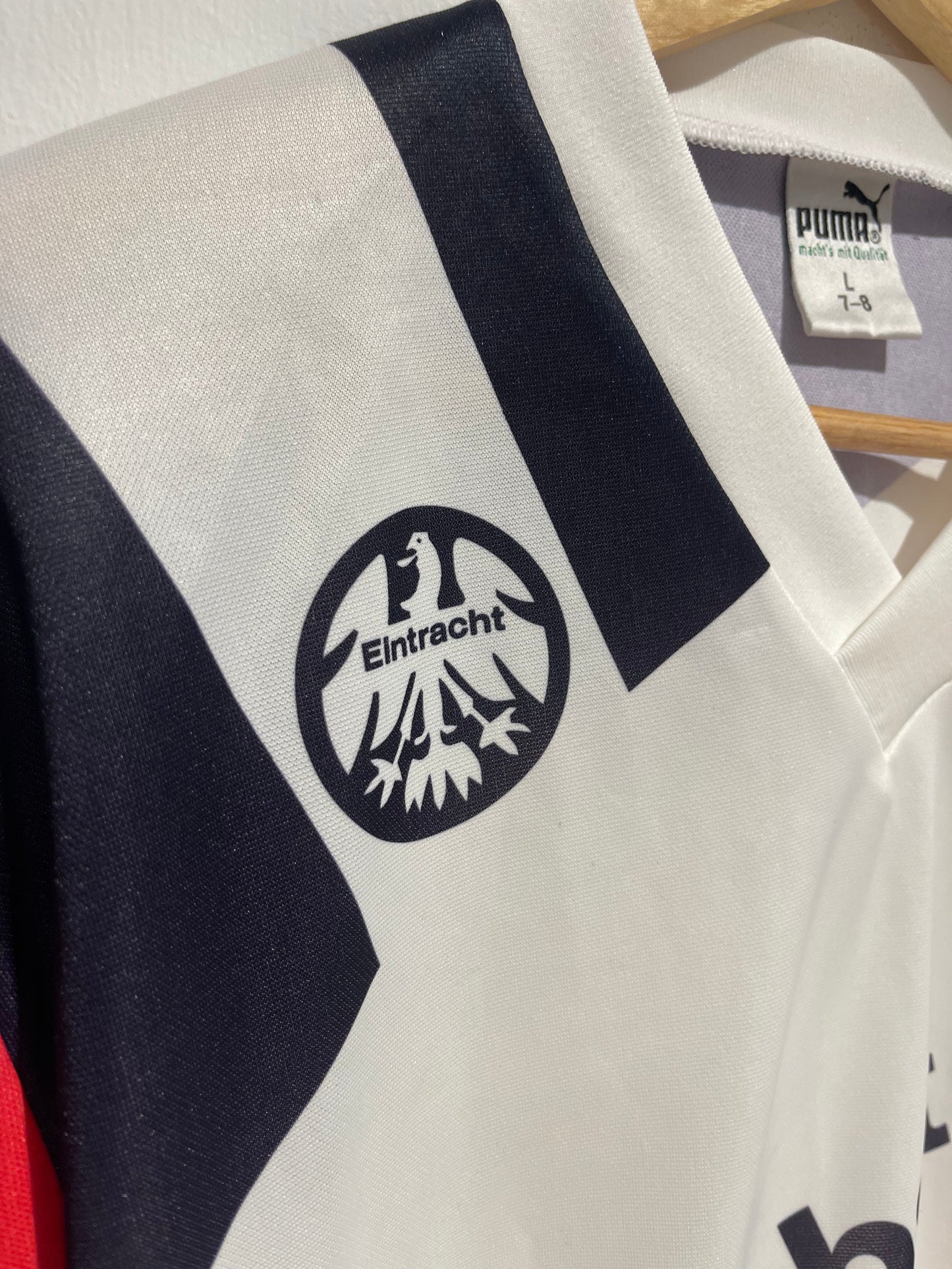Eintracht Frankfurt 1990/1991 Away Kit. (L)