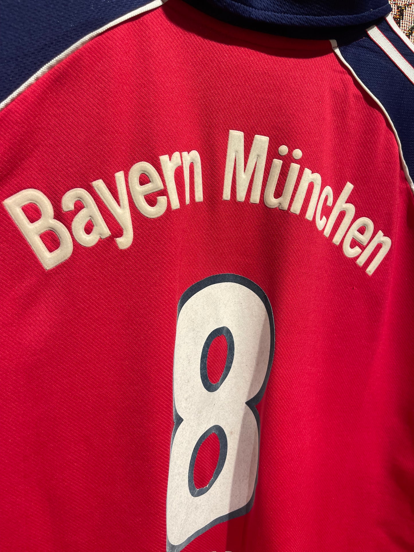 FC Bayern München 1999-01 Home Kit. (XL) #8 Strunz.