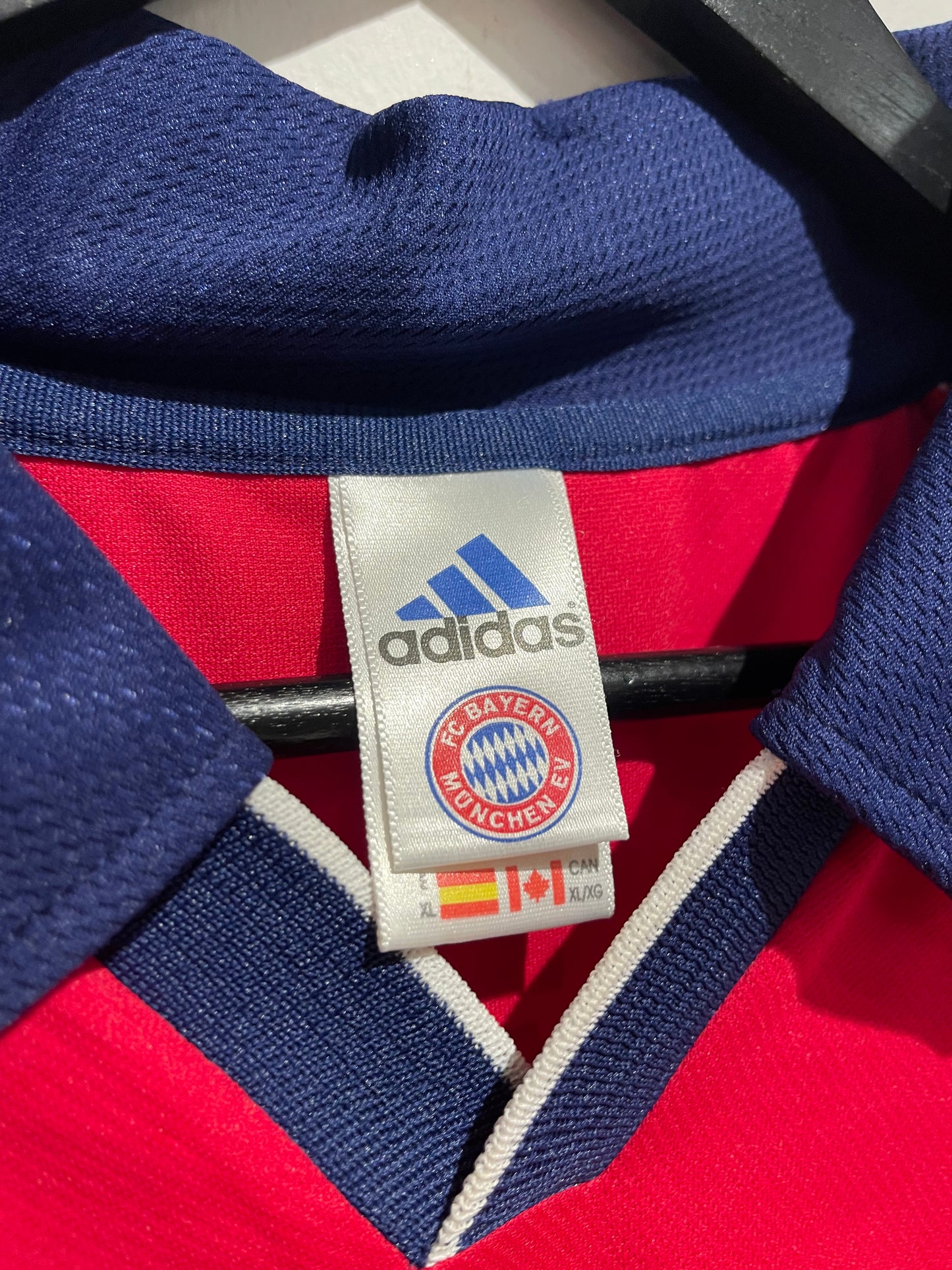 Bayern München 1999-01 Home Kit. #19 Jancker (XL).