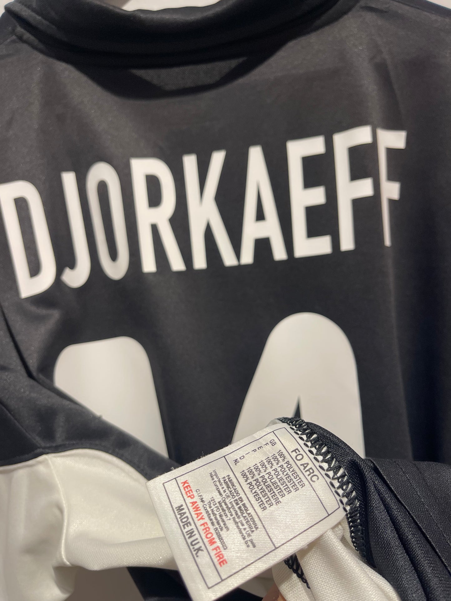 1. FC Kaiserslautern 2000-01 Away Kit. #14 Djorkaeff. (L)