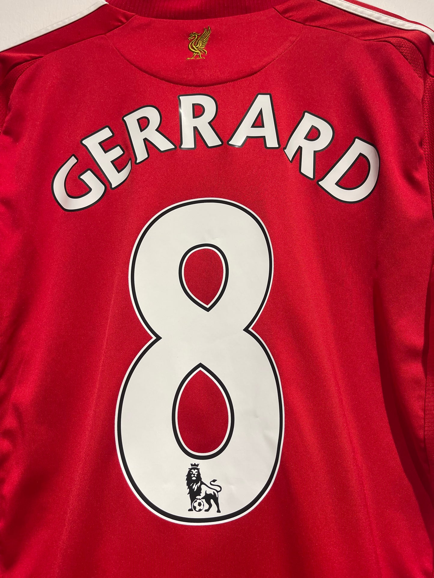 Liverpool FC 2008-10 Home Kit. #8 Gerrard (L)