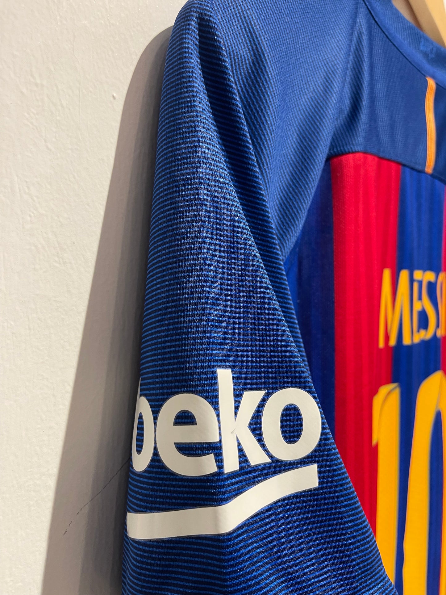 FC Barcelona 2016-17 Home Kit. #10 Messi (M)