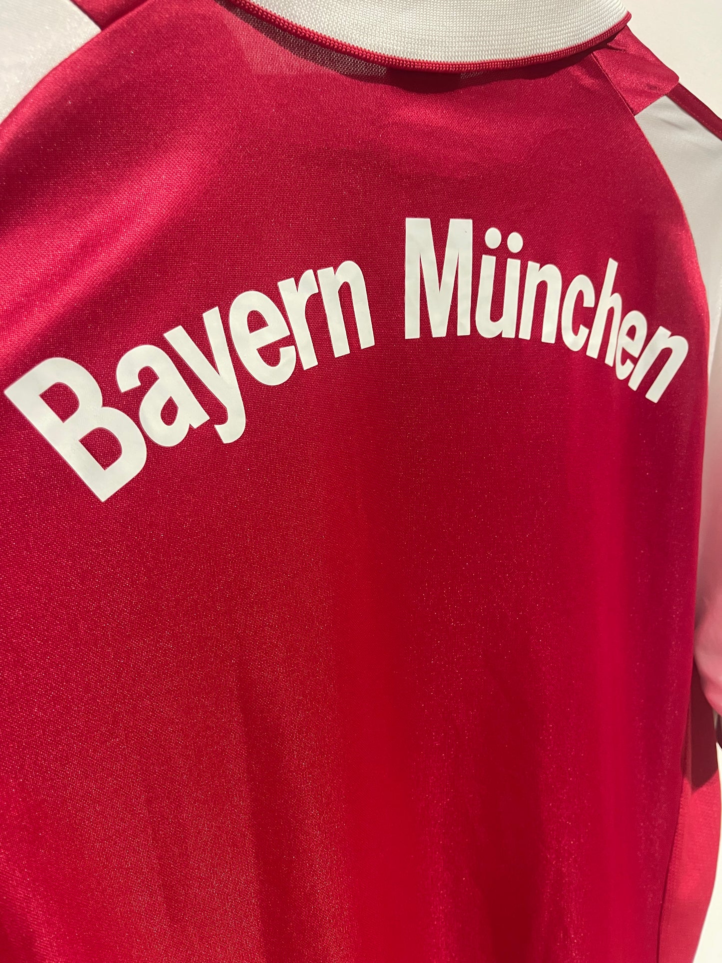 Bayern München 2003-05 Home Kit. (M).