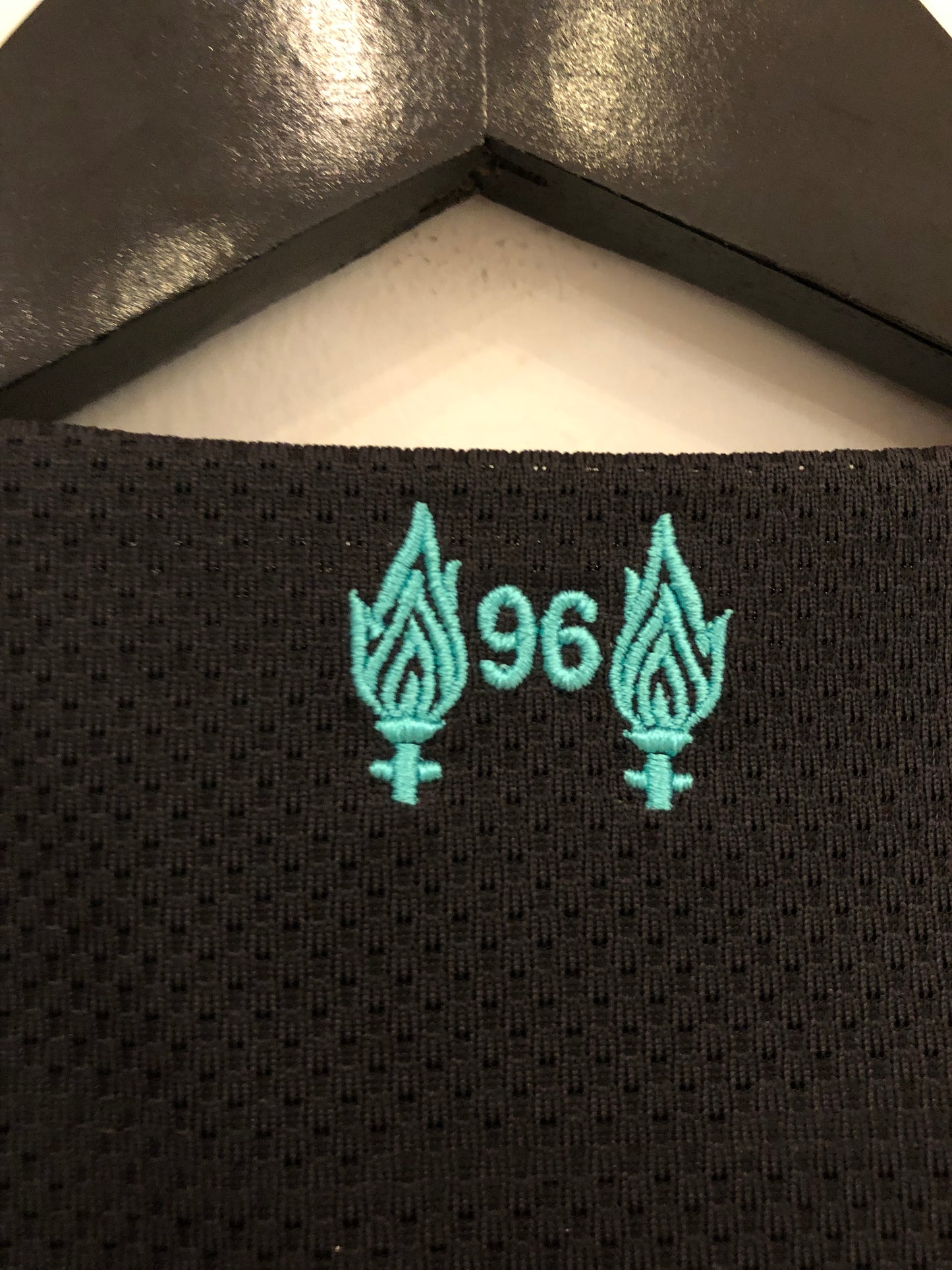 FC Liverpool 2019-20 Third Kit. (S)
