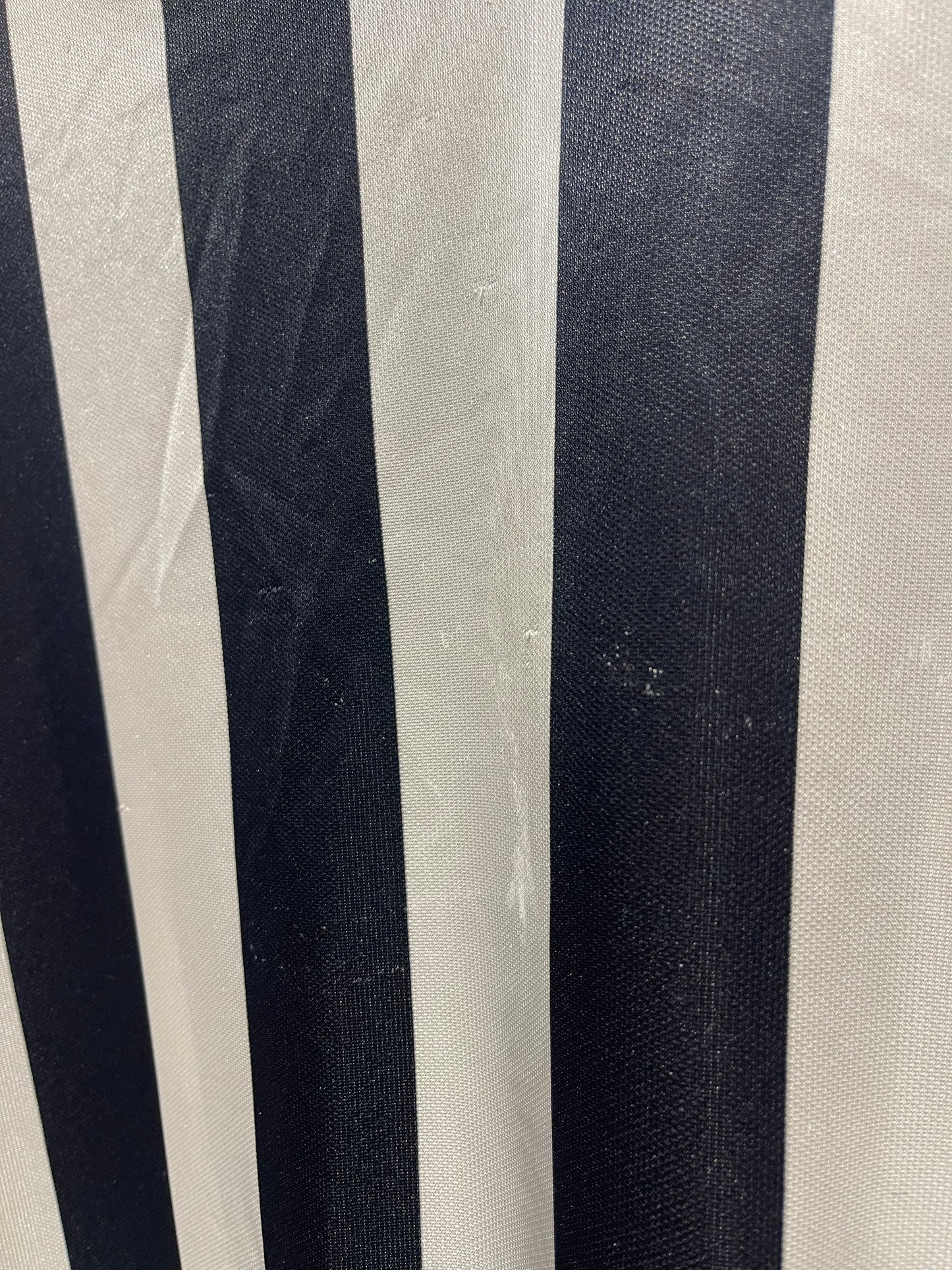 Juventus 1994-95 Home Kit. (XL)