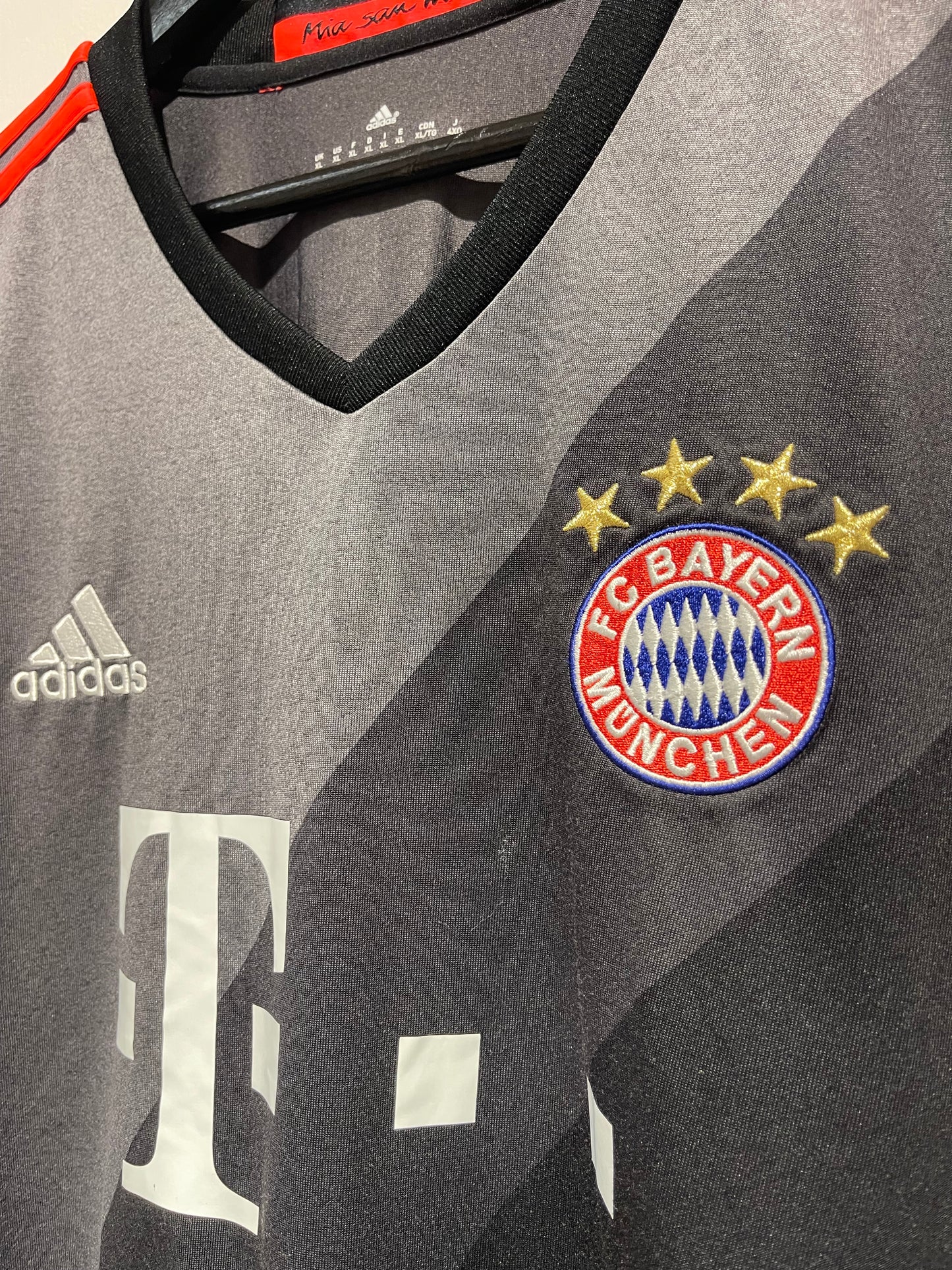FC Bayern München 2016-17 Away Kit. #35 Sanches (XL)