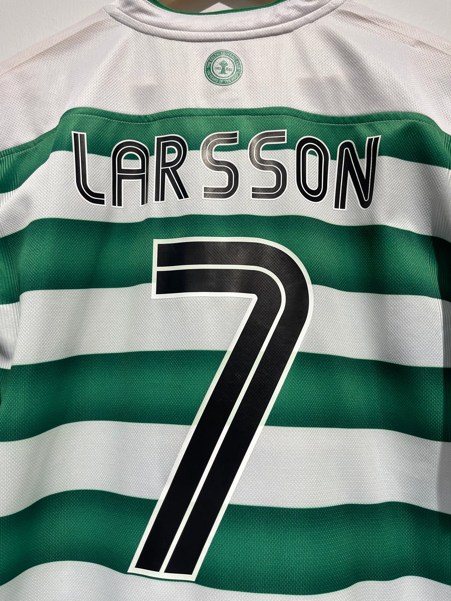 Celtic FC 2003-04 Home Kit. #7 H. Larsson. (M/L)