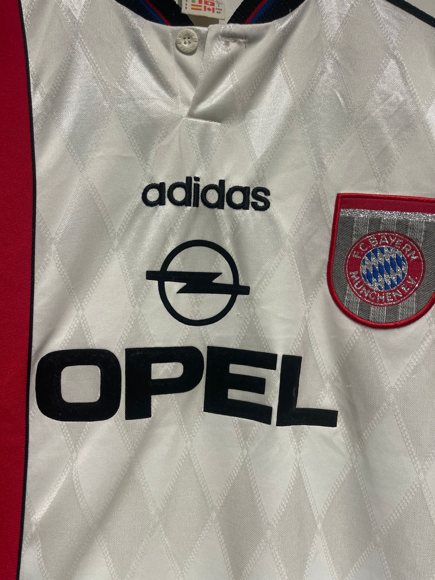 Bayern München 1996-98 Away Kit. (S)