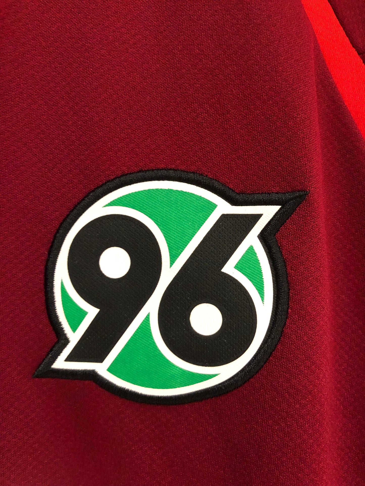 Hannover 96 2013-14 Home Kit. (3XL)