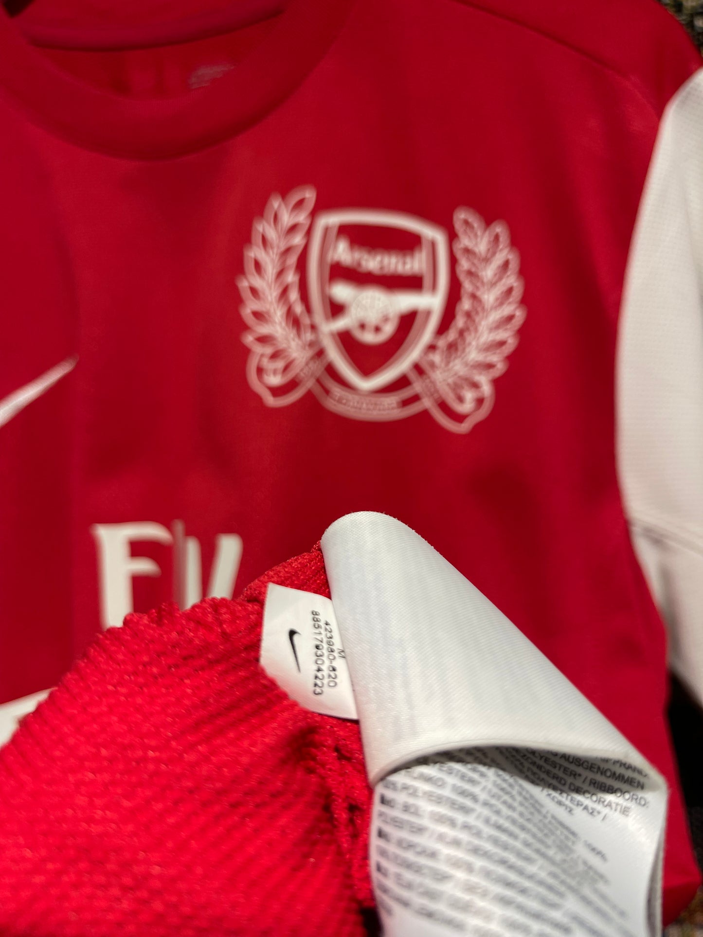 Arsenal 2011/12 Home Kit. #8 Arteta. (M)