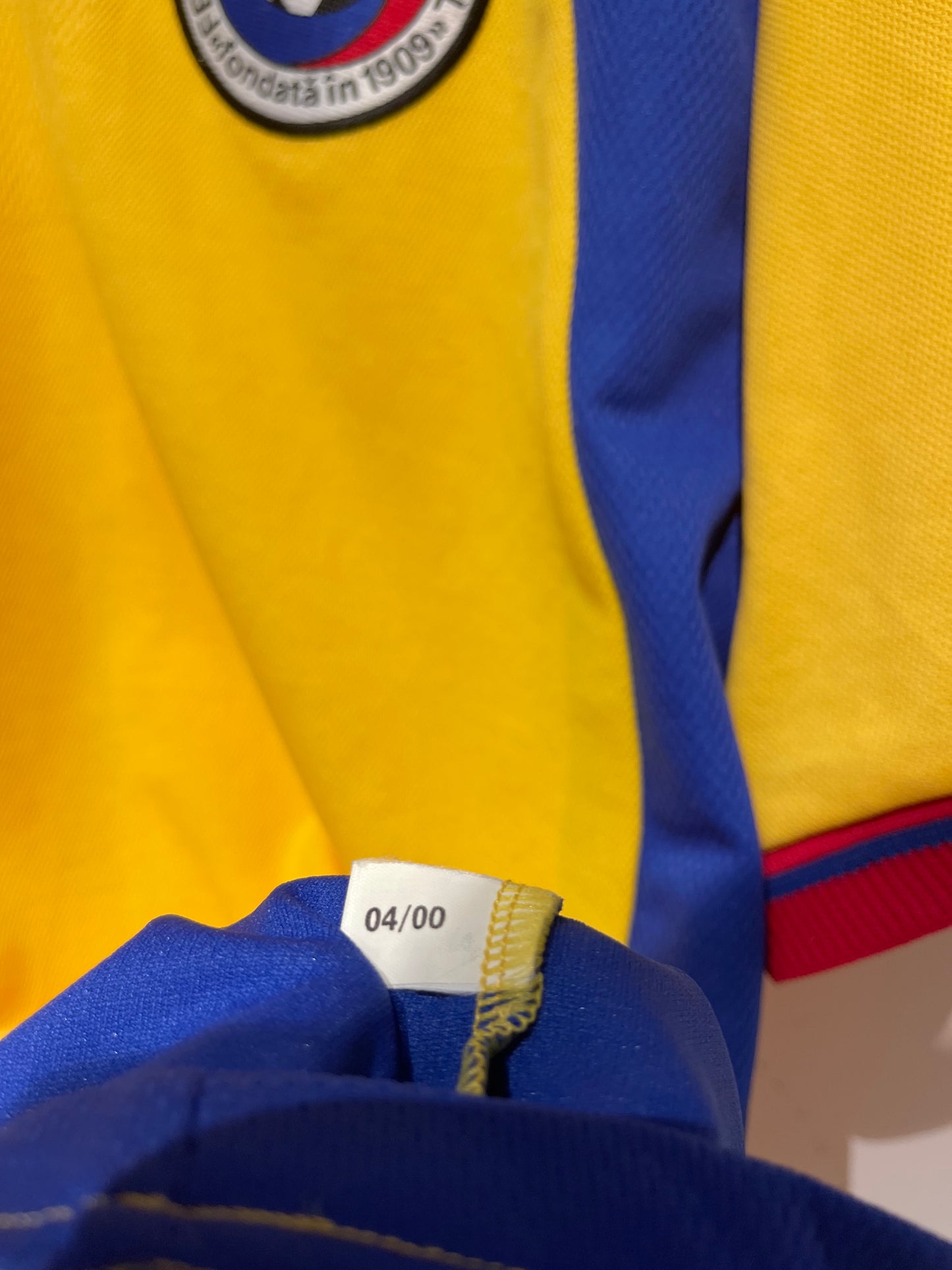 Romania 2000 Home Kit. (L)