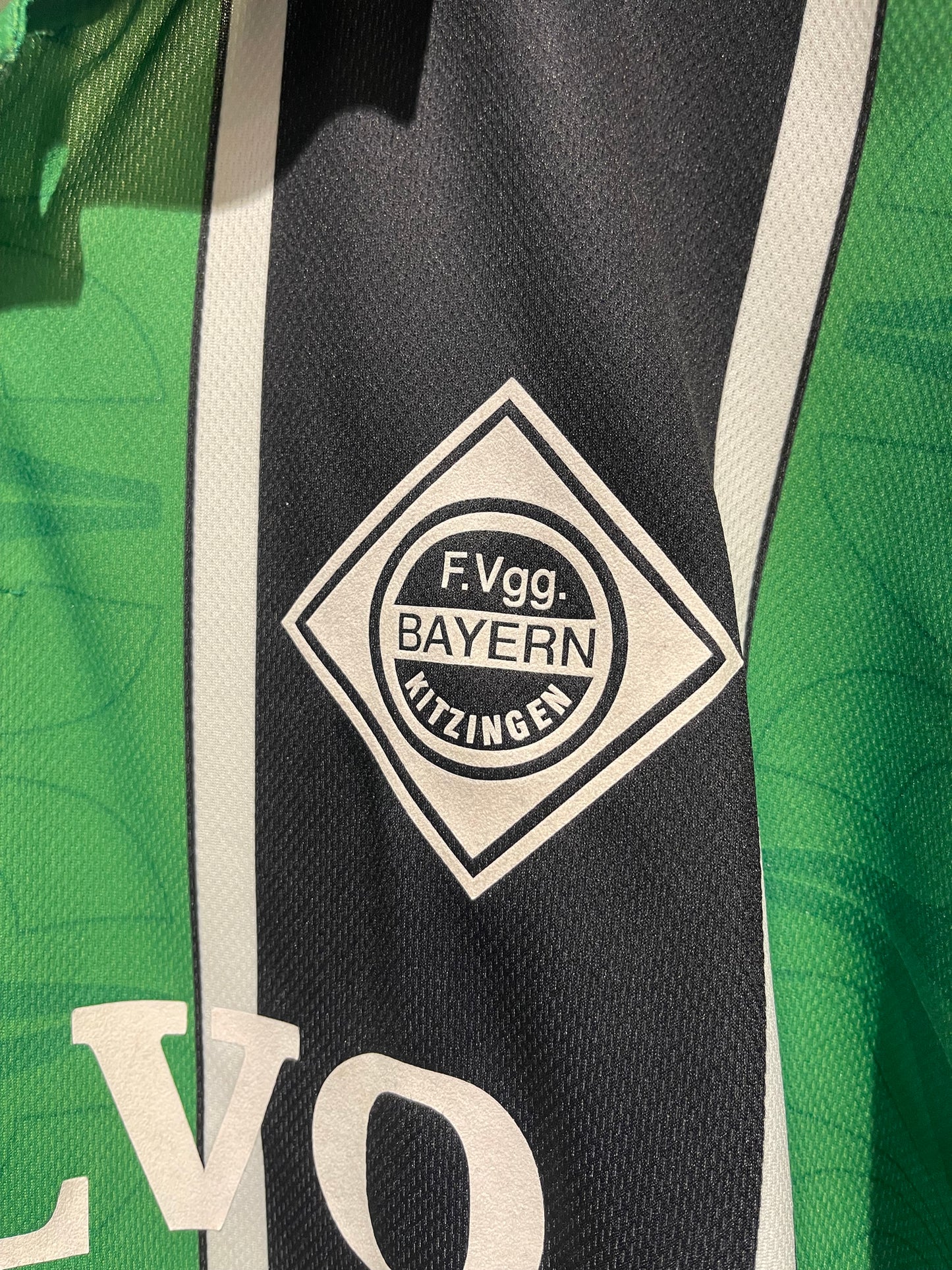 Bayern Kitzingen 1997-98 Home Kit. (XL).