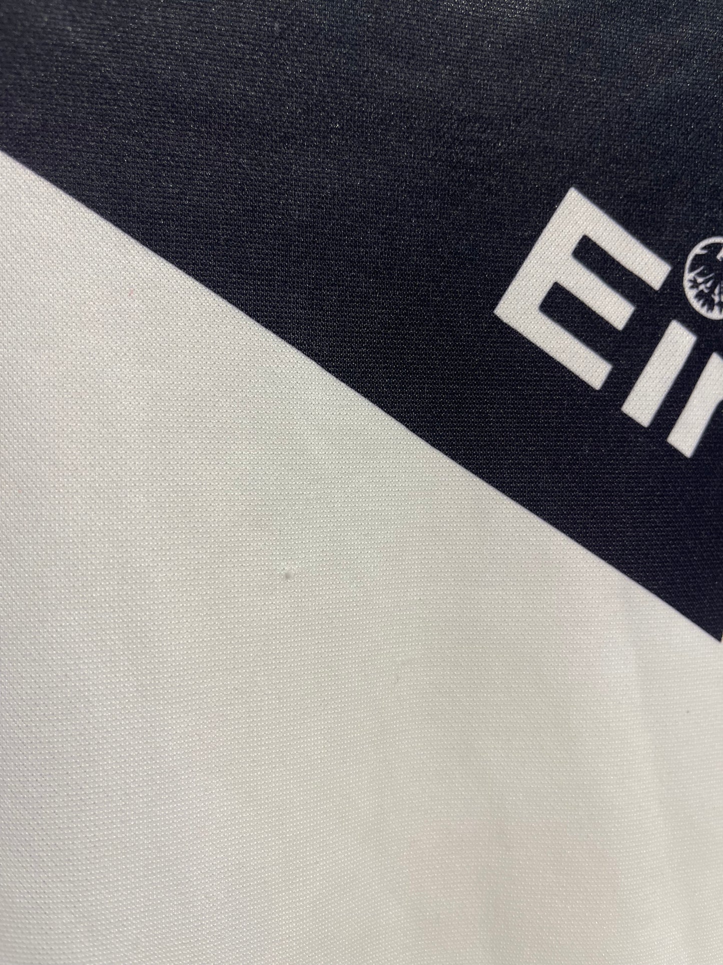 Eintracht Frankfurt 1990/1991 Away Kit. (L)