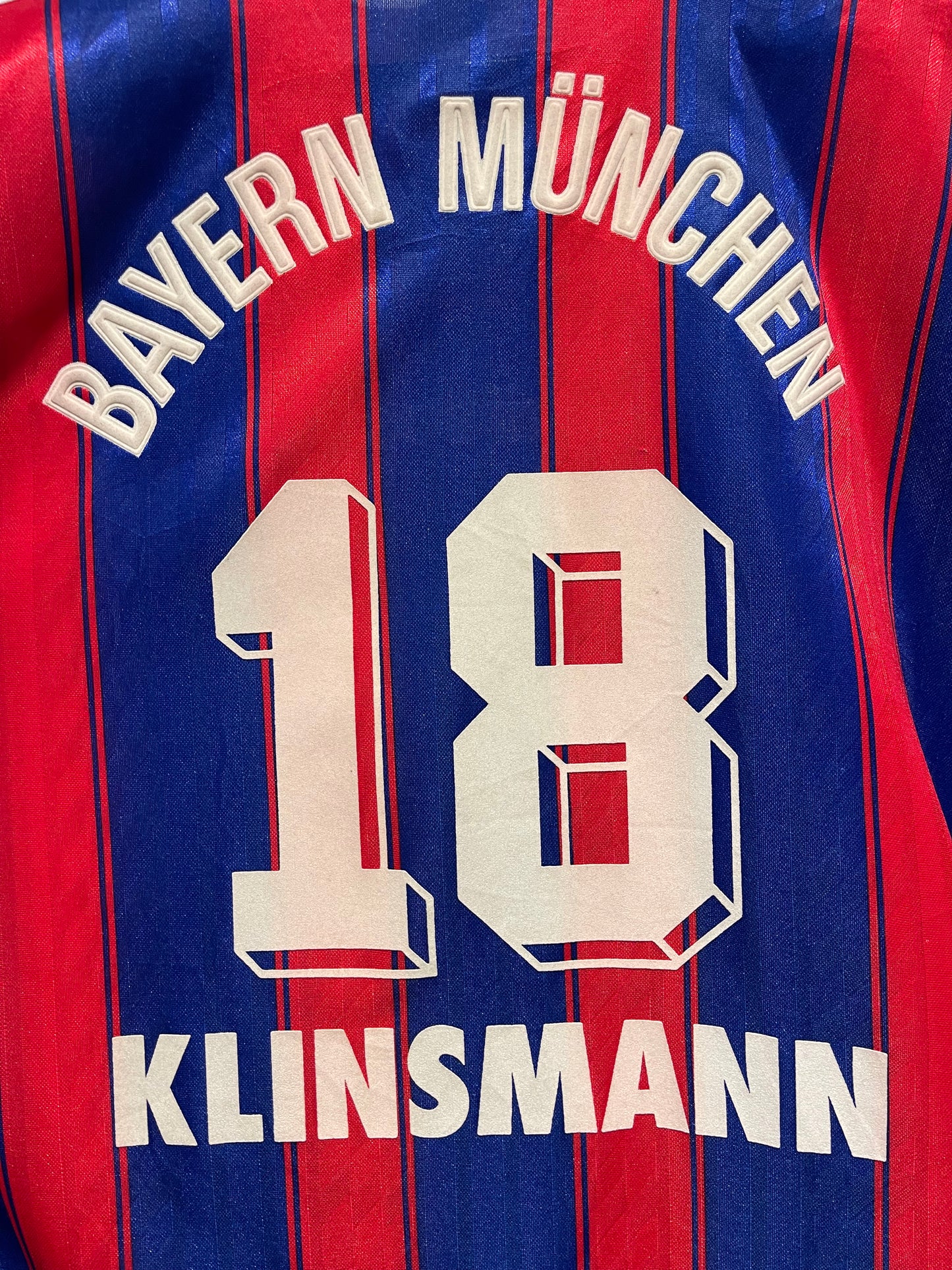 Bayern München 1995-97 Home Kit. #18 Klinsmann. (XL)
