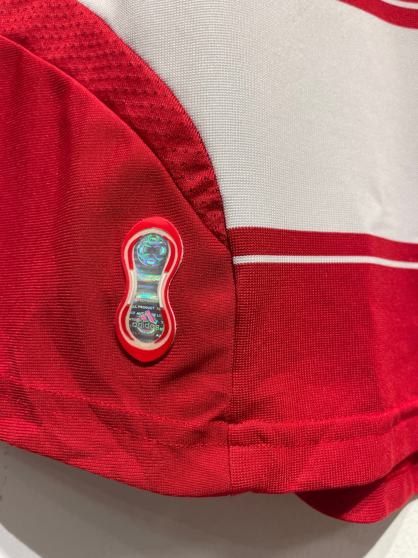 Bayern München 2008-09 Home Kit. #7 Ribéry (L/XL).