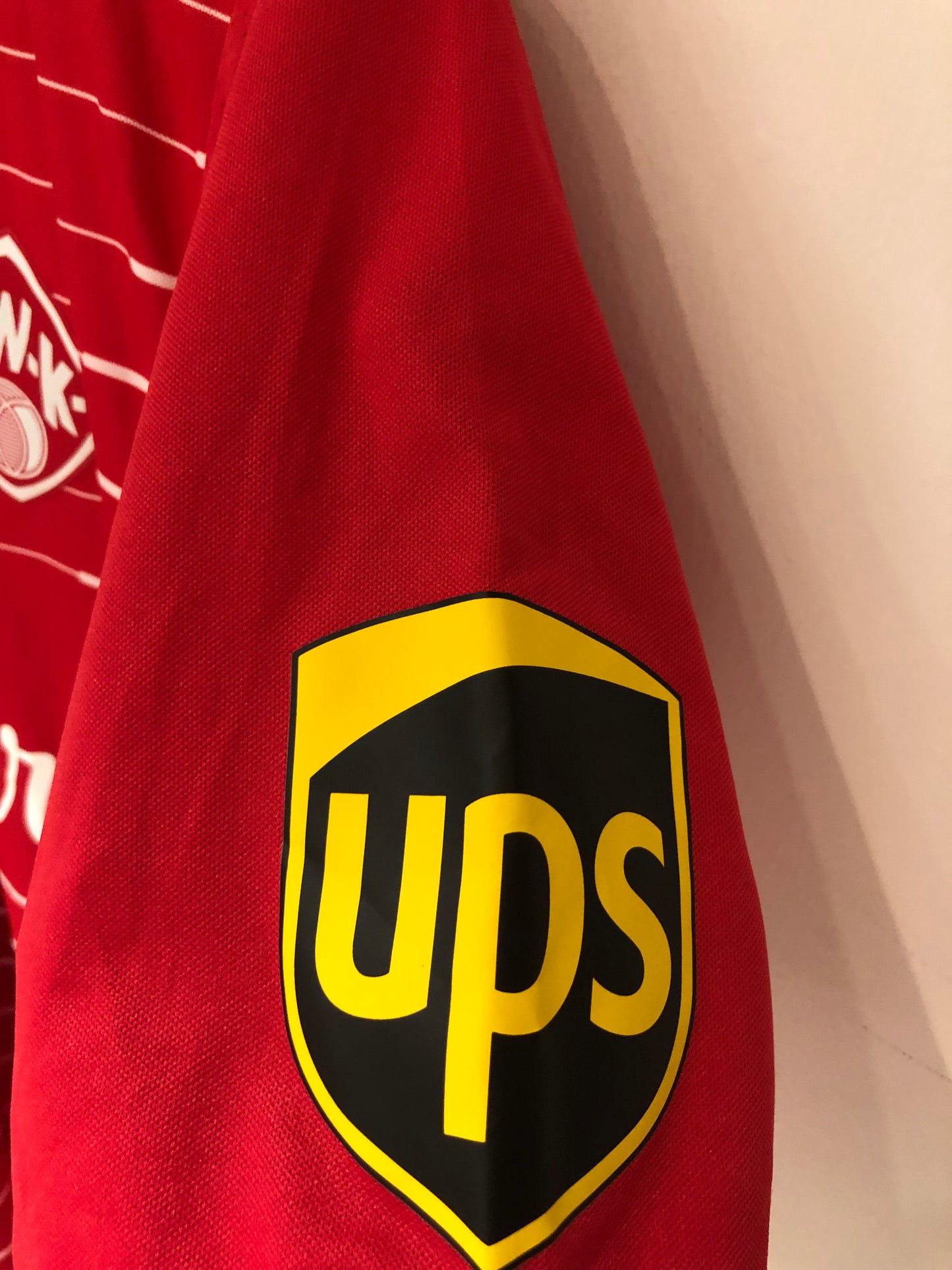 Würzburger Kickers 2017-18 Home Kit. Signed #4 Nikolau (L)