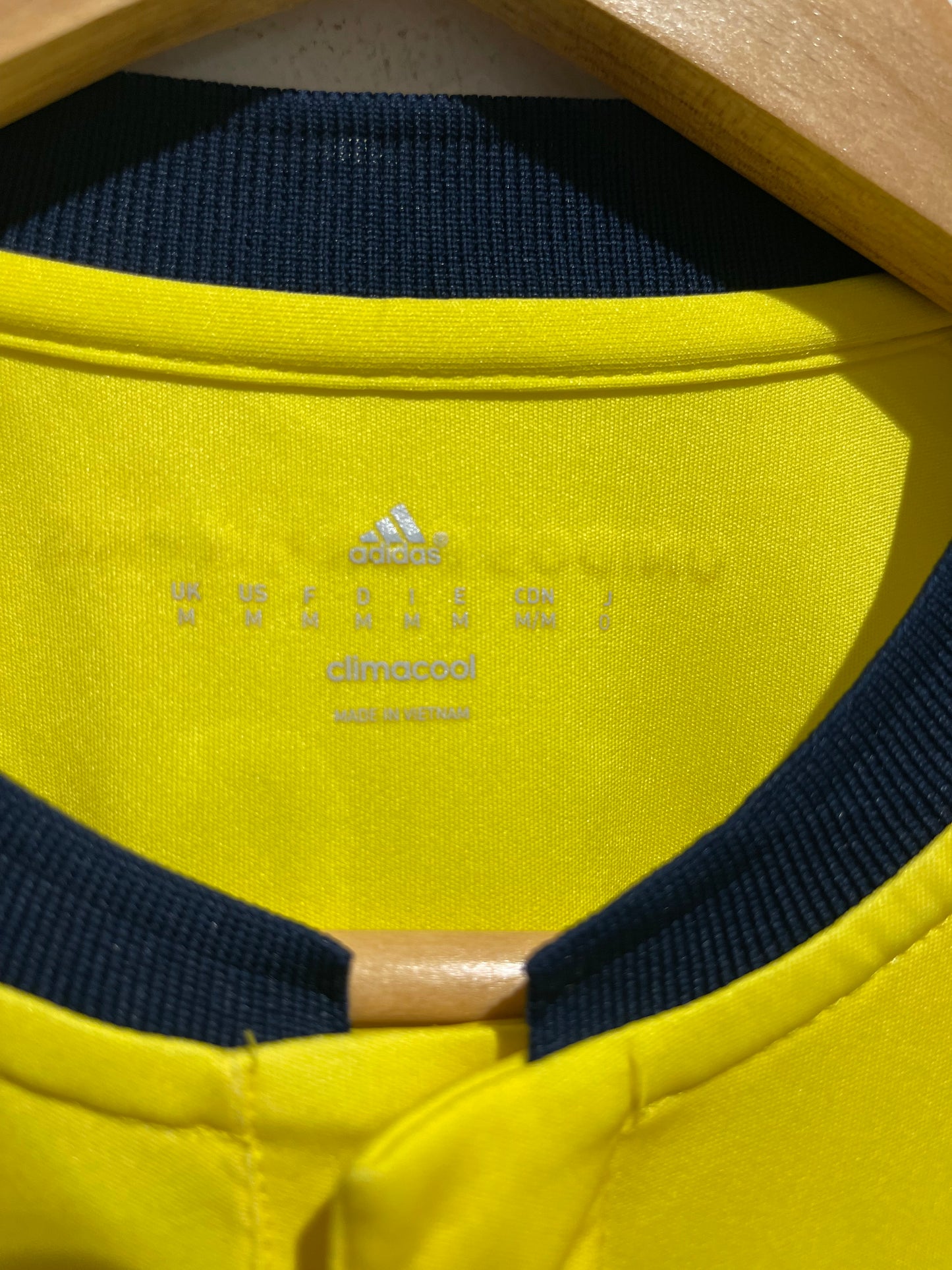 Colombia 2014 Home Kit. #9 Falcao. (M)