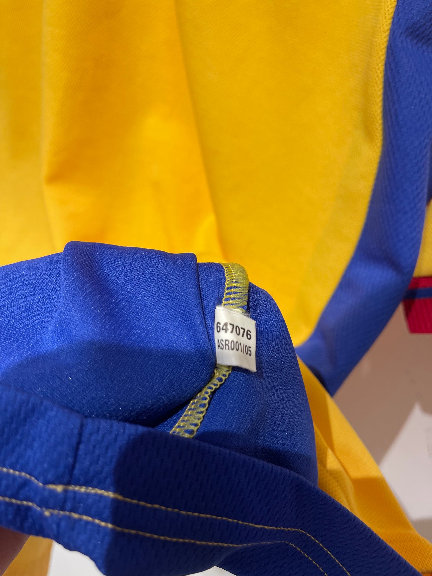 Romania 2000 Home Kit. (L)