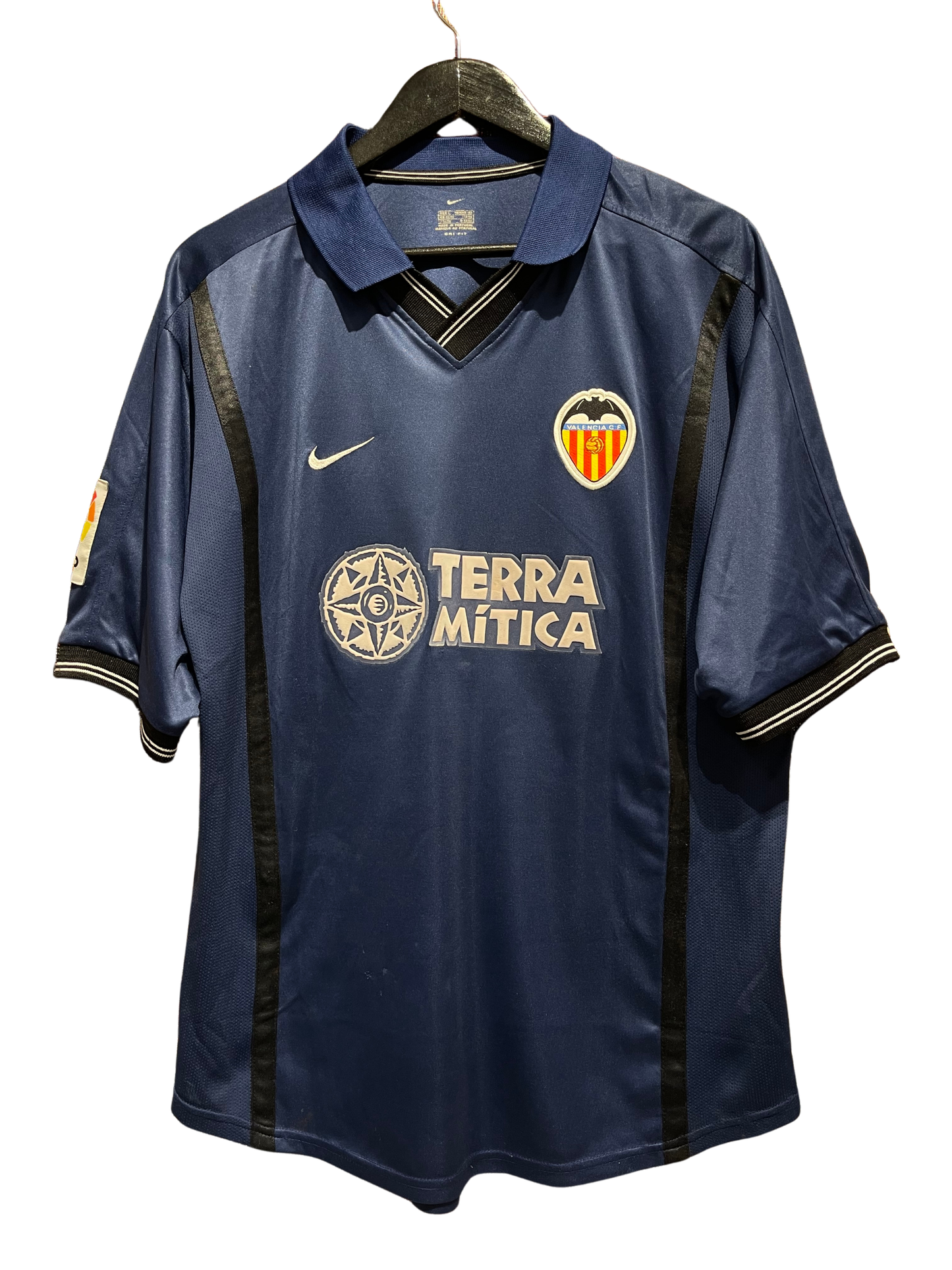 Valencia CF 2000-01 Away Kit. #22 Aimar. (L).