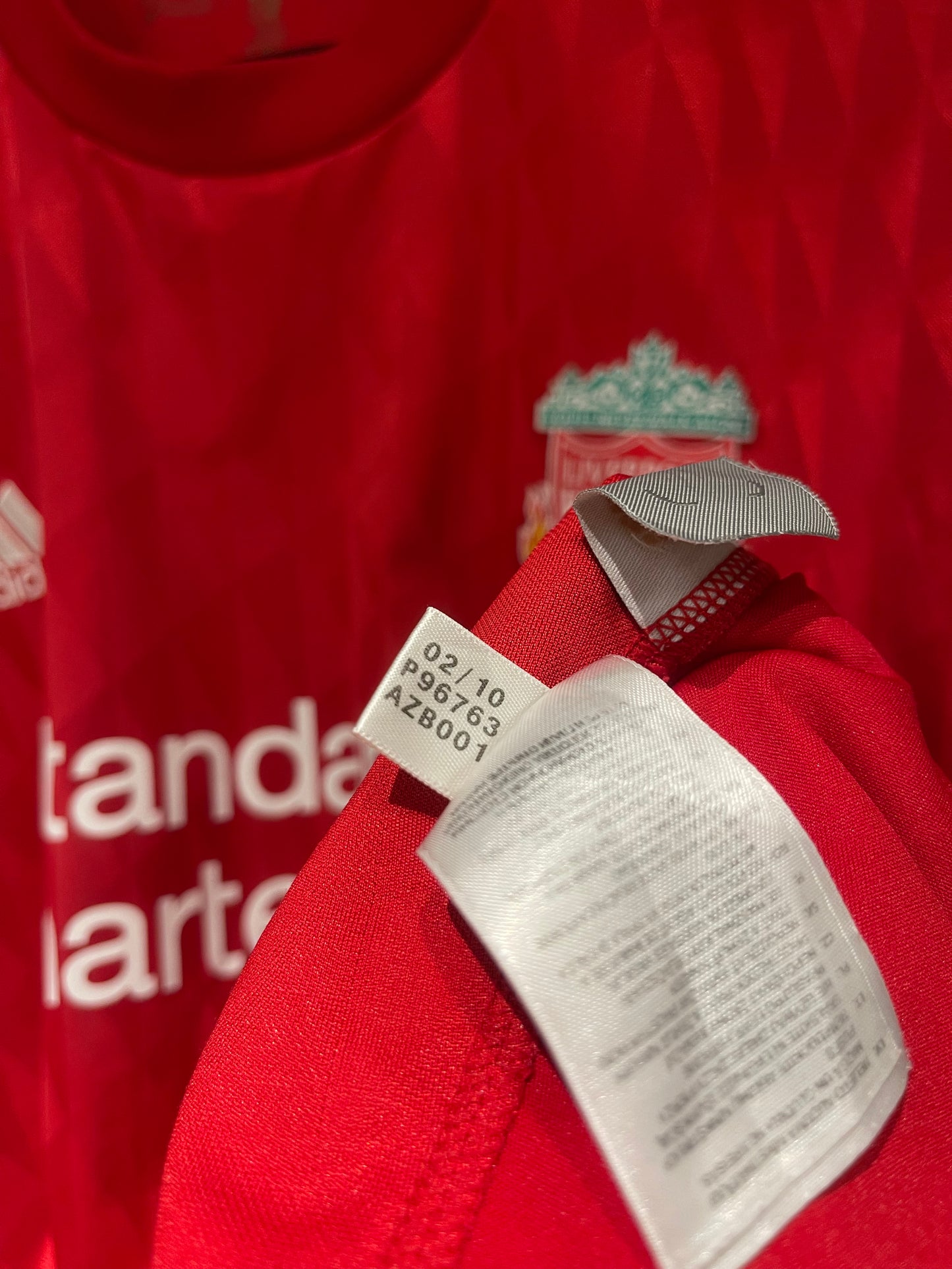 Liverpool FC 2010/11 Home Kit. #7 Suarez. (L/XL)