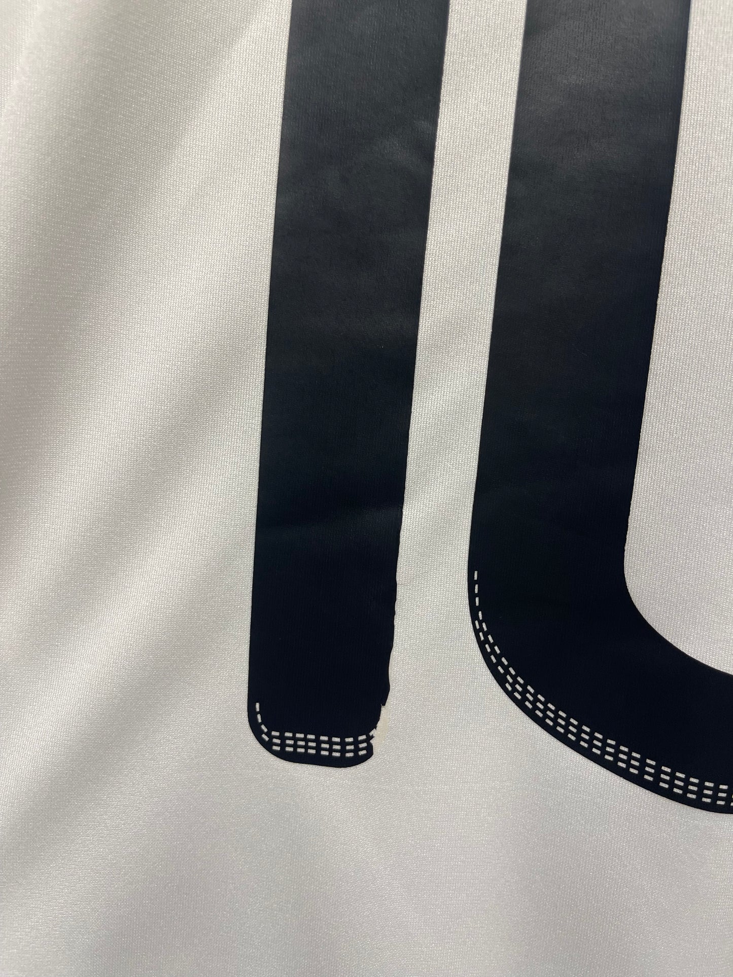 Deutschland 2010 Home Kit. (M) #10 Podolski.
