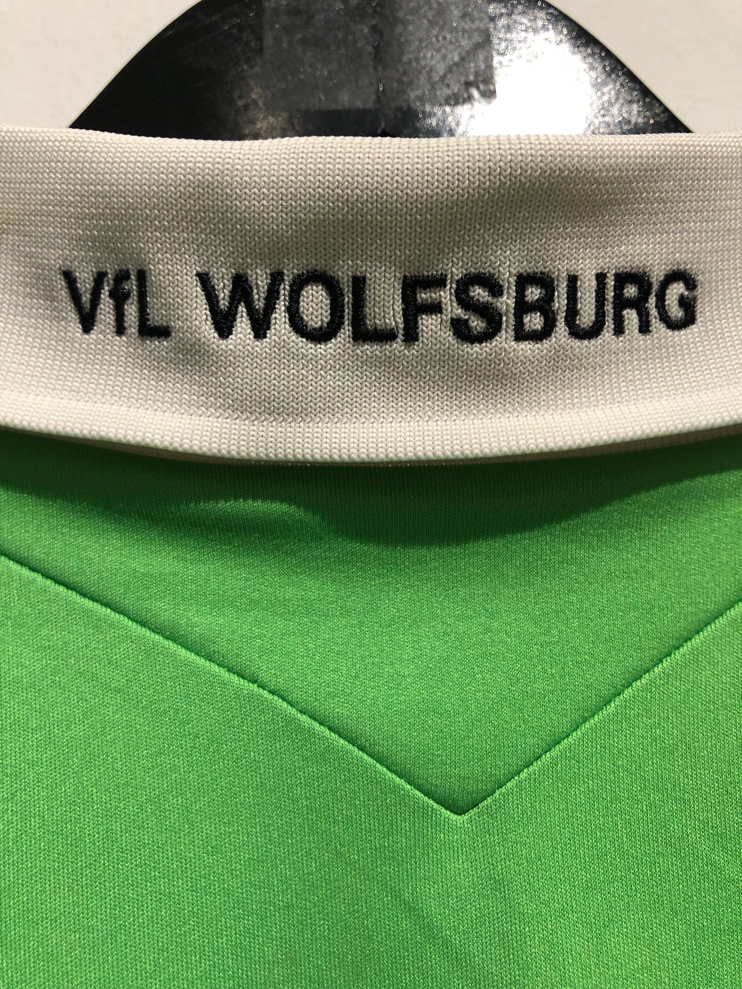 VFL Wolfsburg 2013-14 Away Kit. (XL)