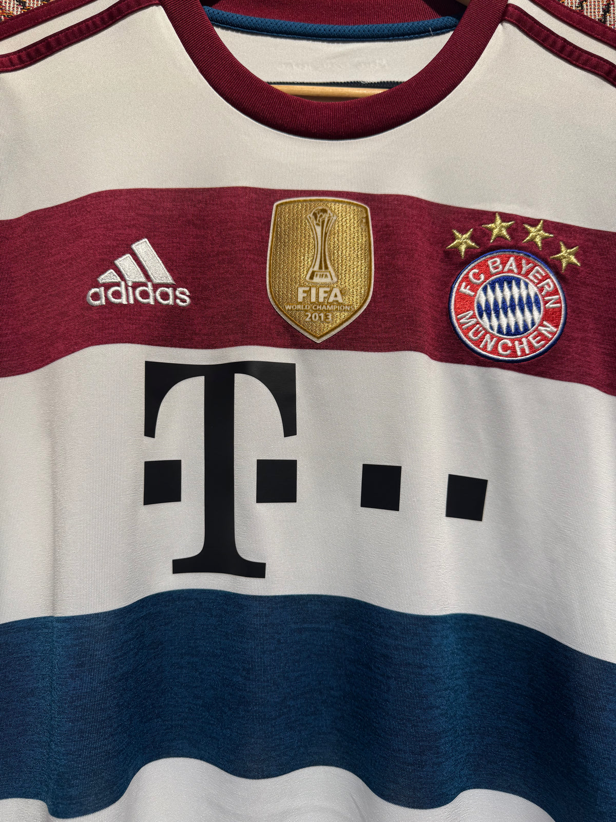 Bayern München 2014-15 Away Kit. #3 Alonso. (L)
