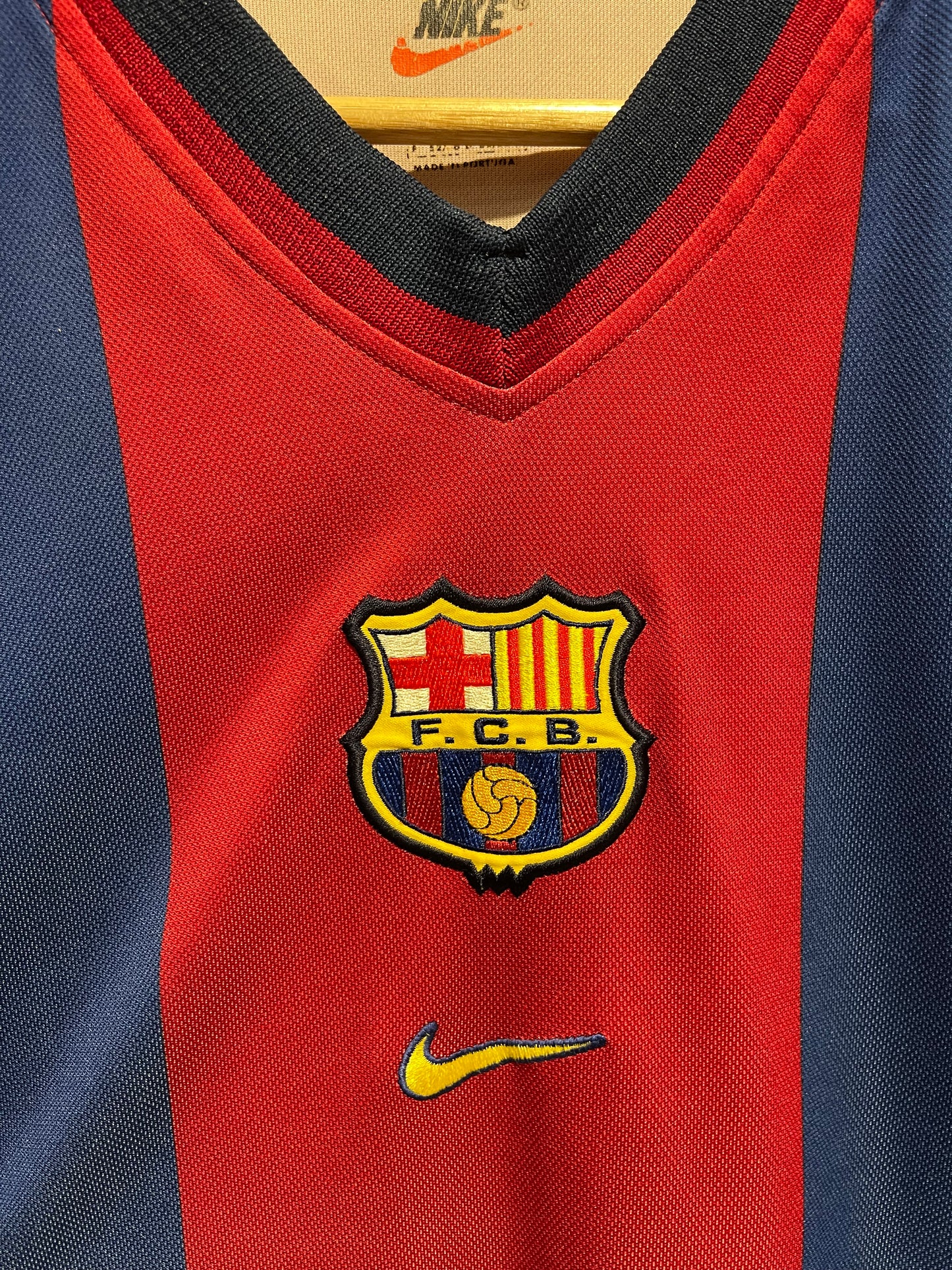 FC Barcelona 1998/99 Home Kit. (L)