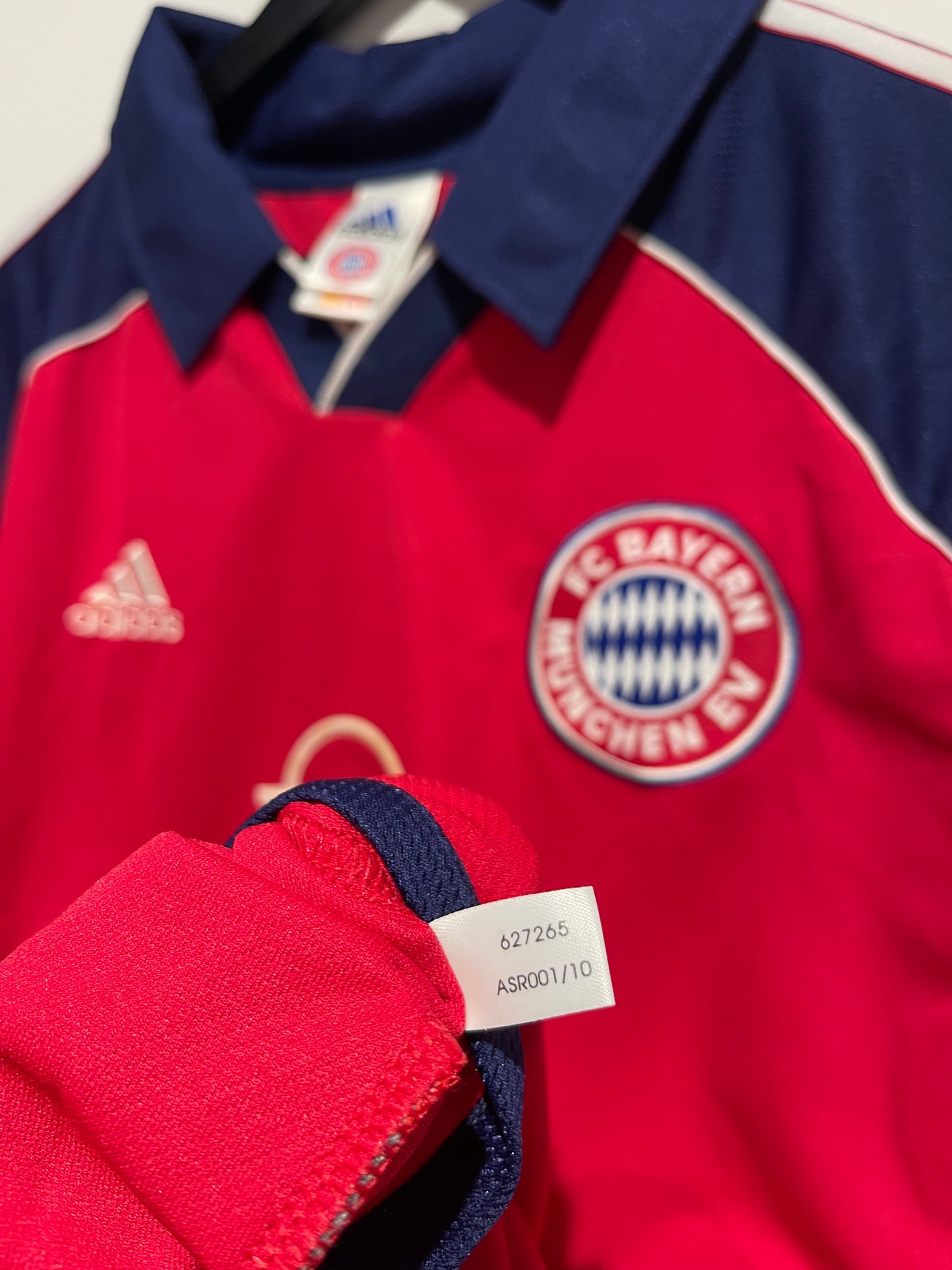 Bayern München 1999-01 Home Kit. #19 Jancker (XL).