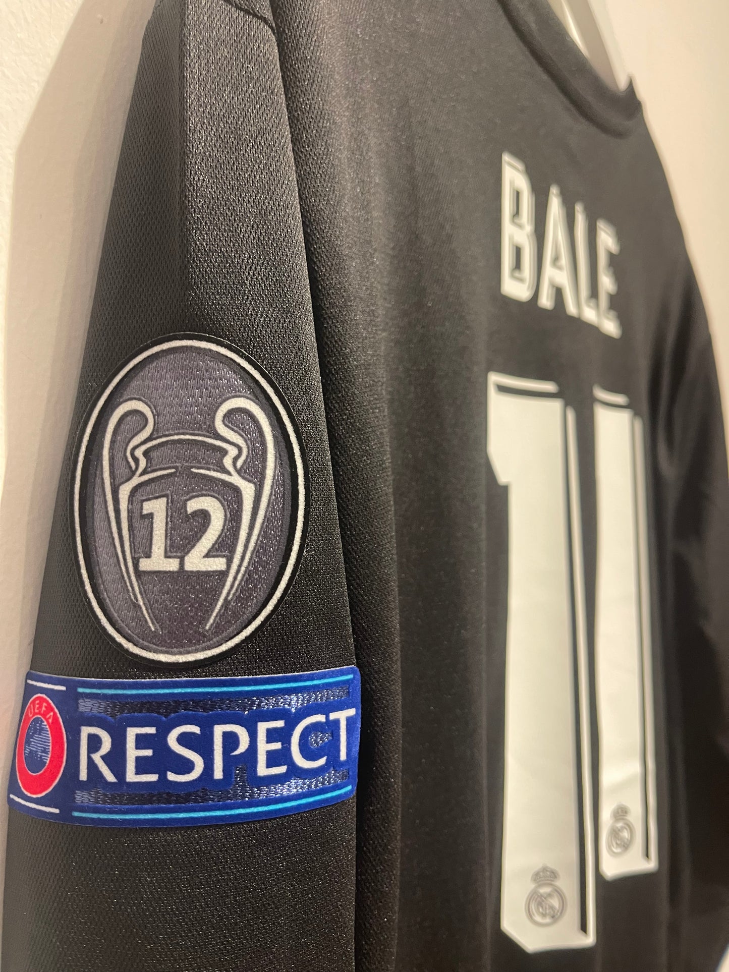 Real Madrid 2017-18 Away Kit. #11 Bale. (L).