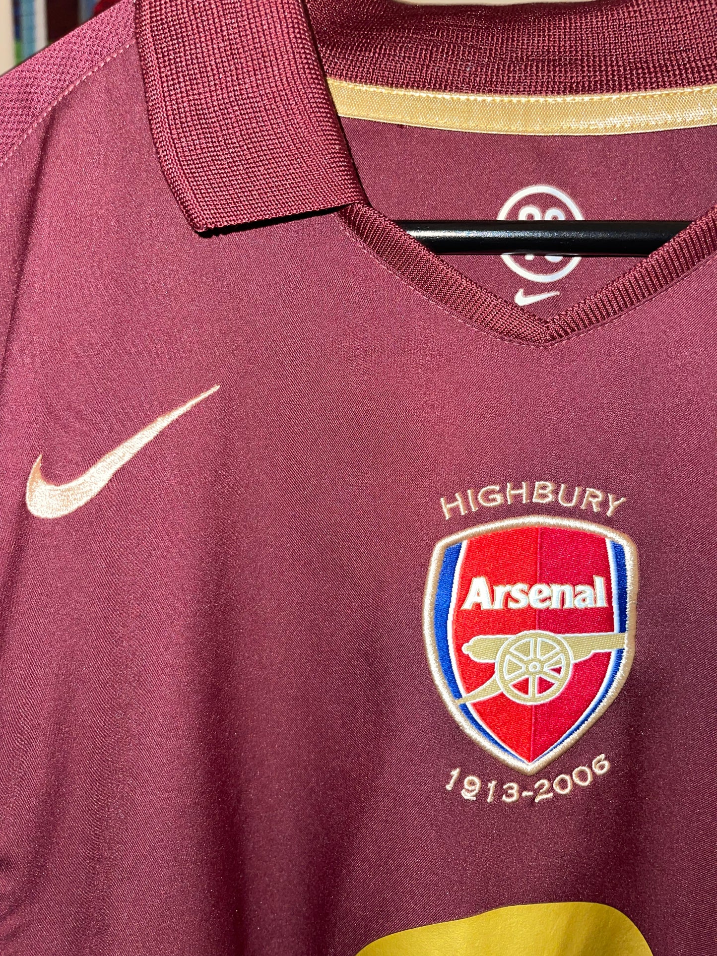Arsenal 2005-06 Home Kit. #11 Van Persie. (M)